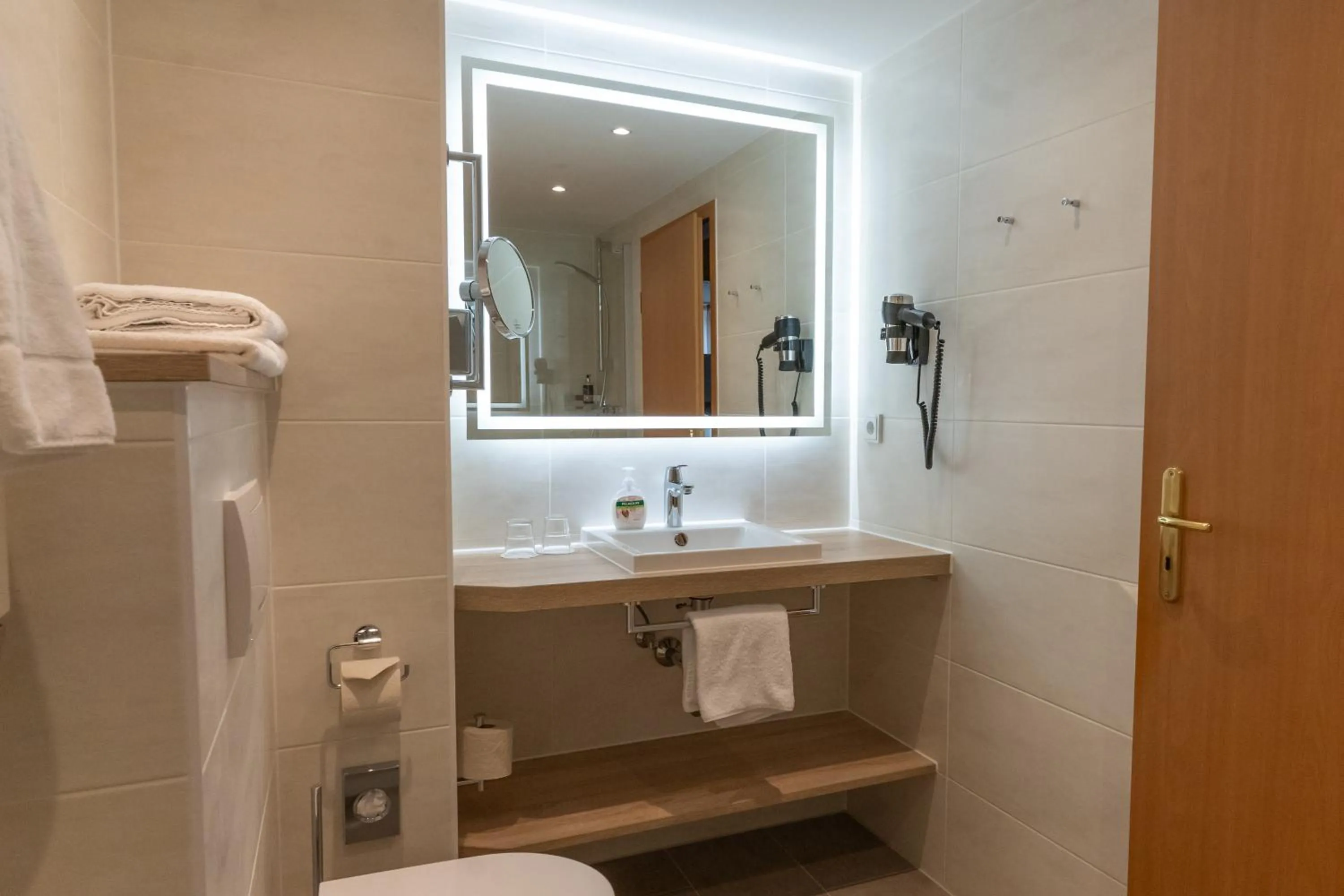 Shower in Flair Hotel Stadt Höxter