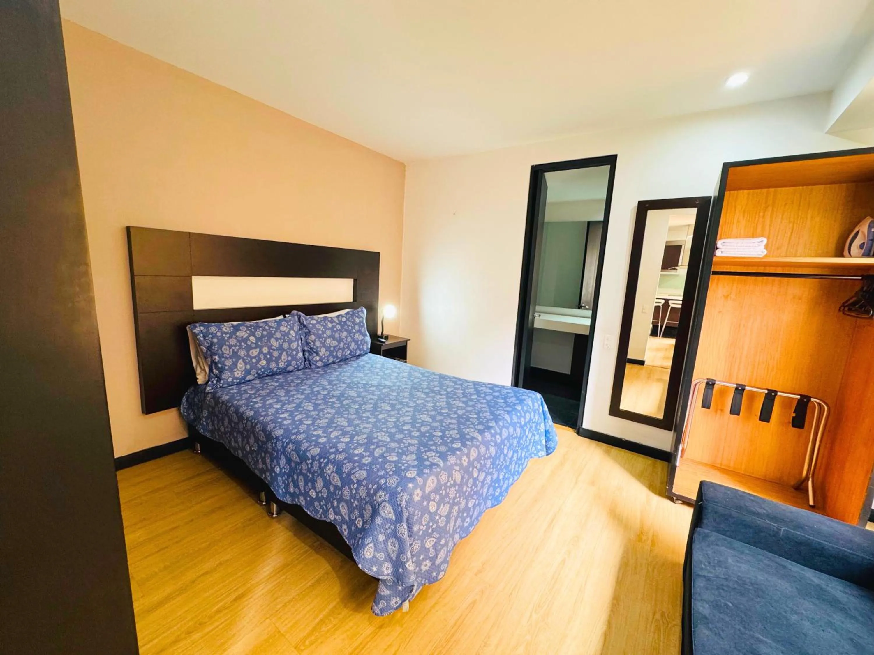 Bed in Aparta Suite Continental Bogotá