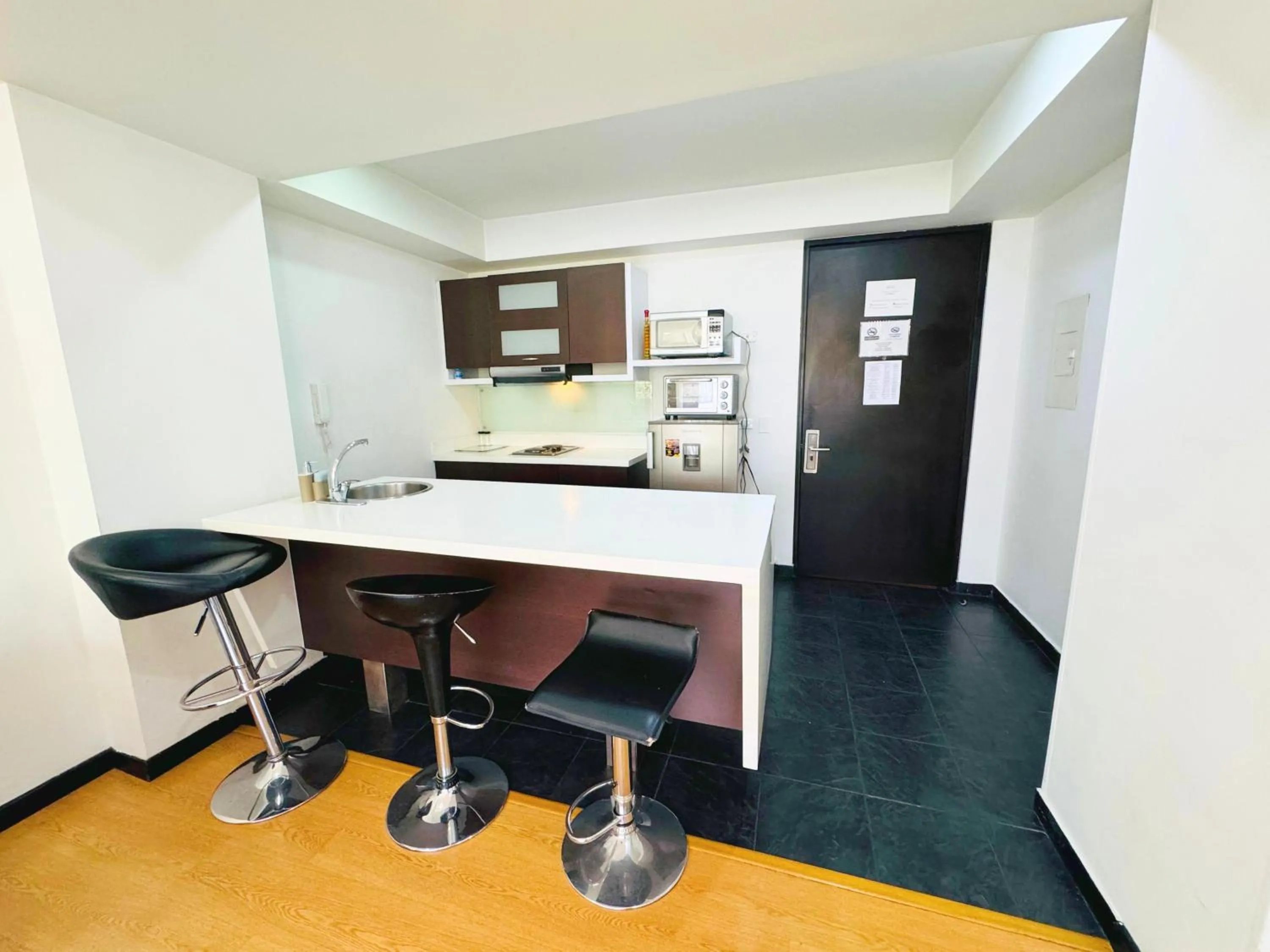 Kitchen or kitchenette in Aparta Suite Continental Bogotá