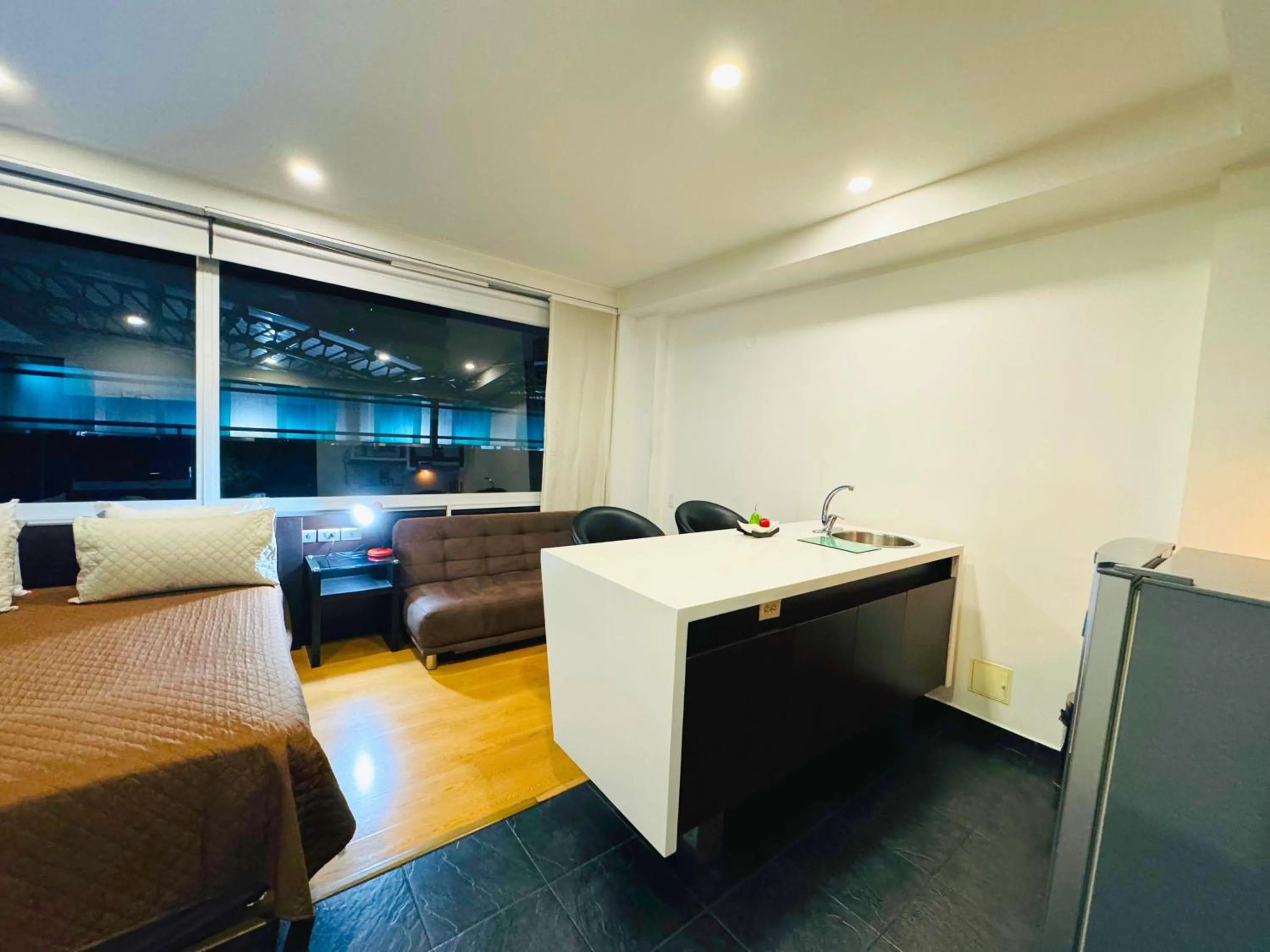 Kitchen or kitchenette in Aparta Suite Continental Bogotá