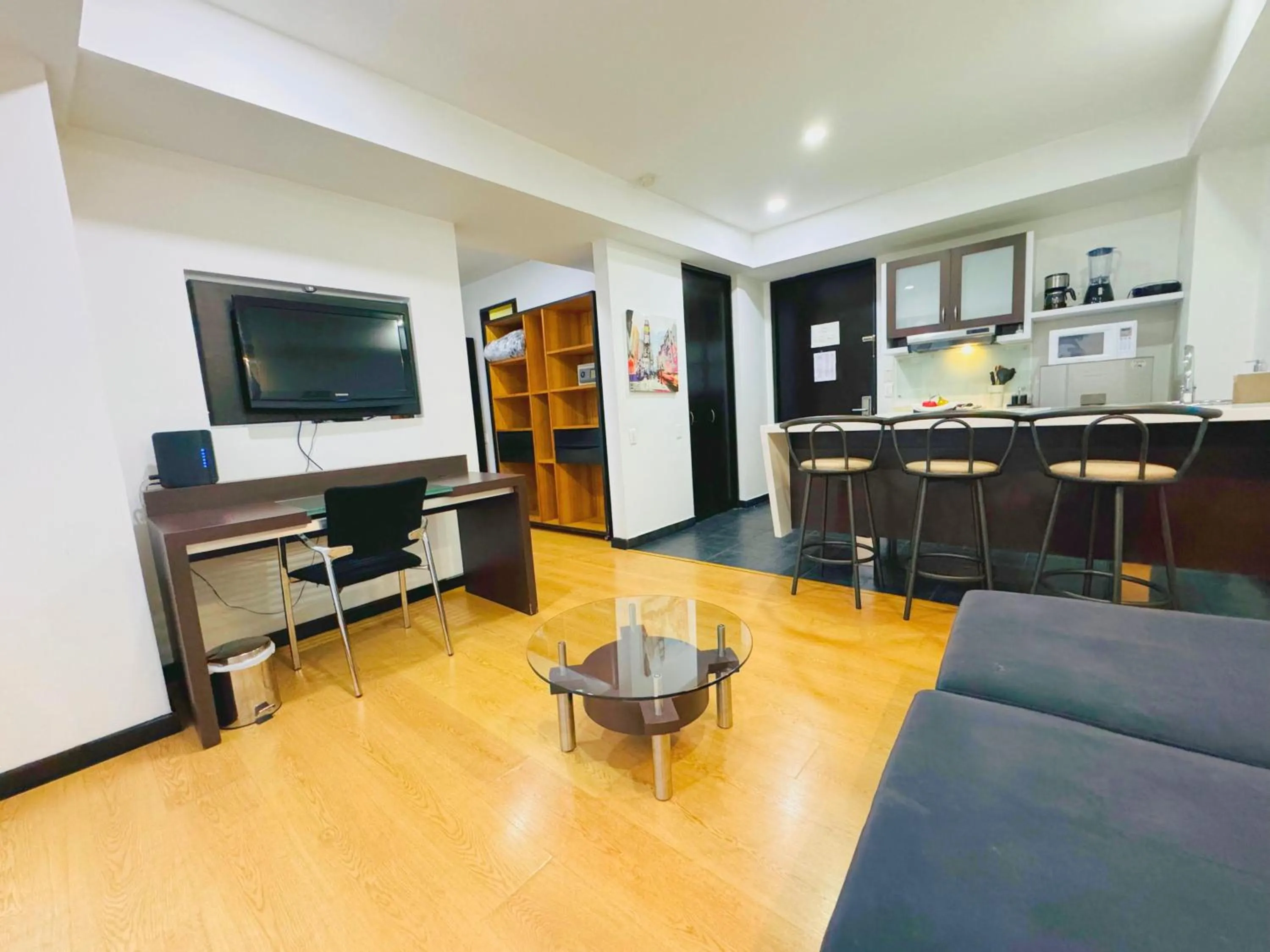 TV and multimedia in Aparta Suite Continental Bogotá