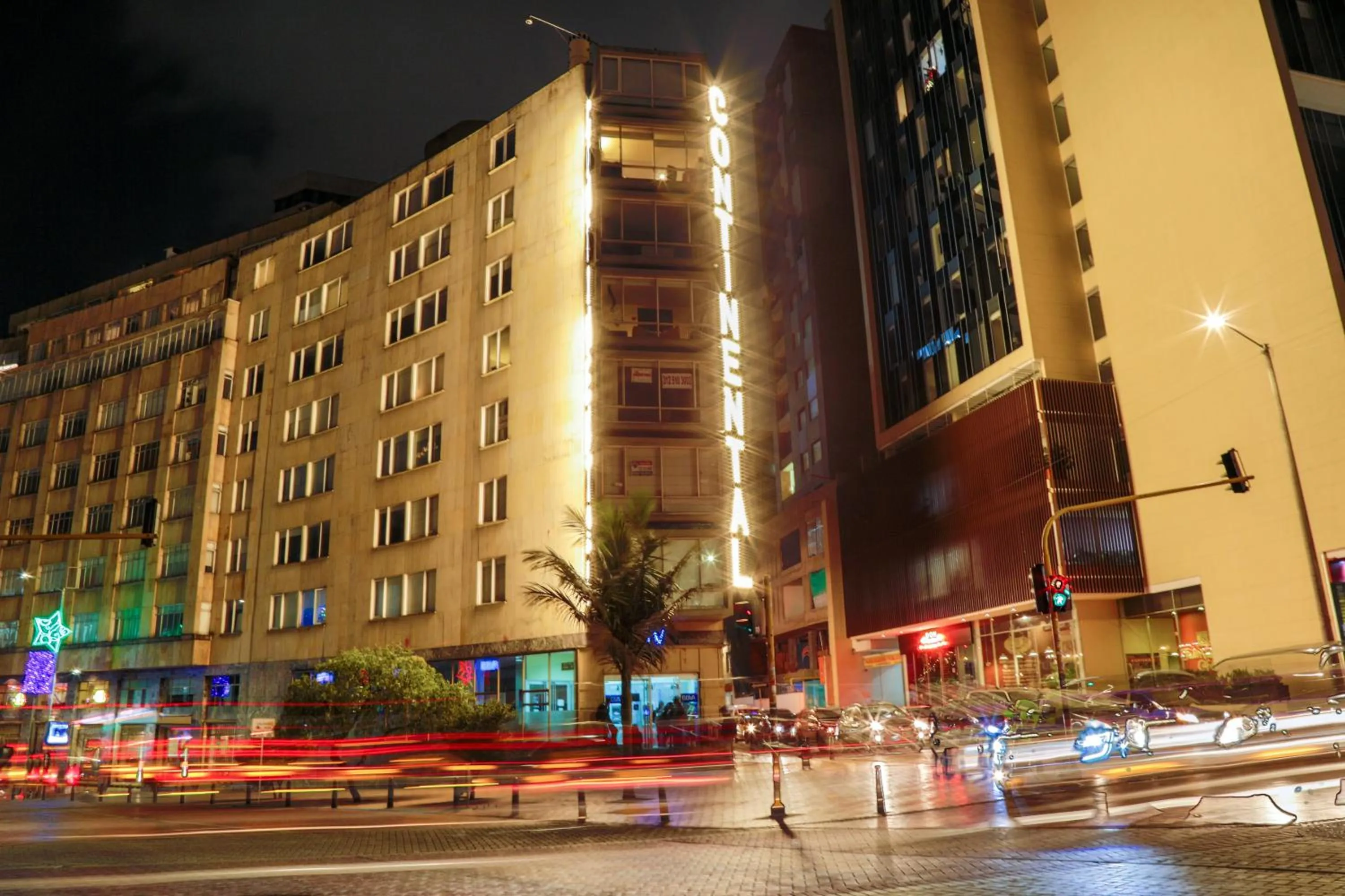 Property building in Aparta Suite Continental Bogotá