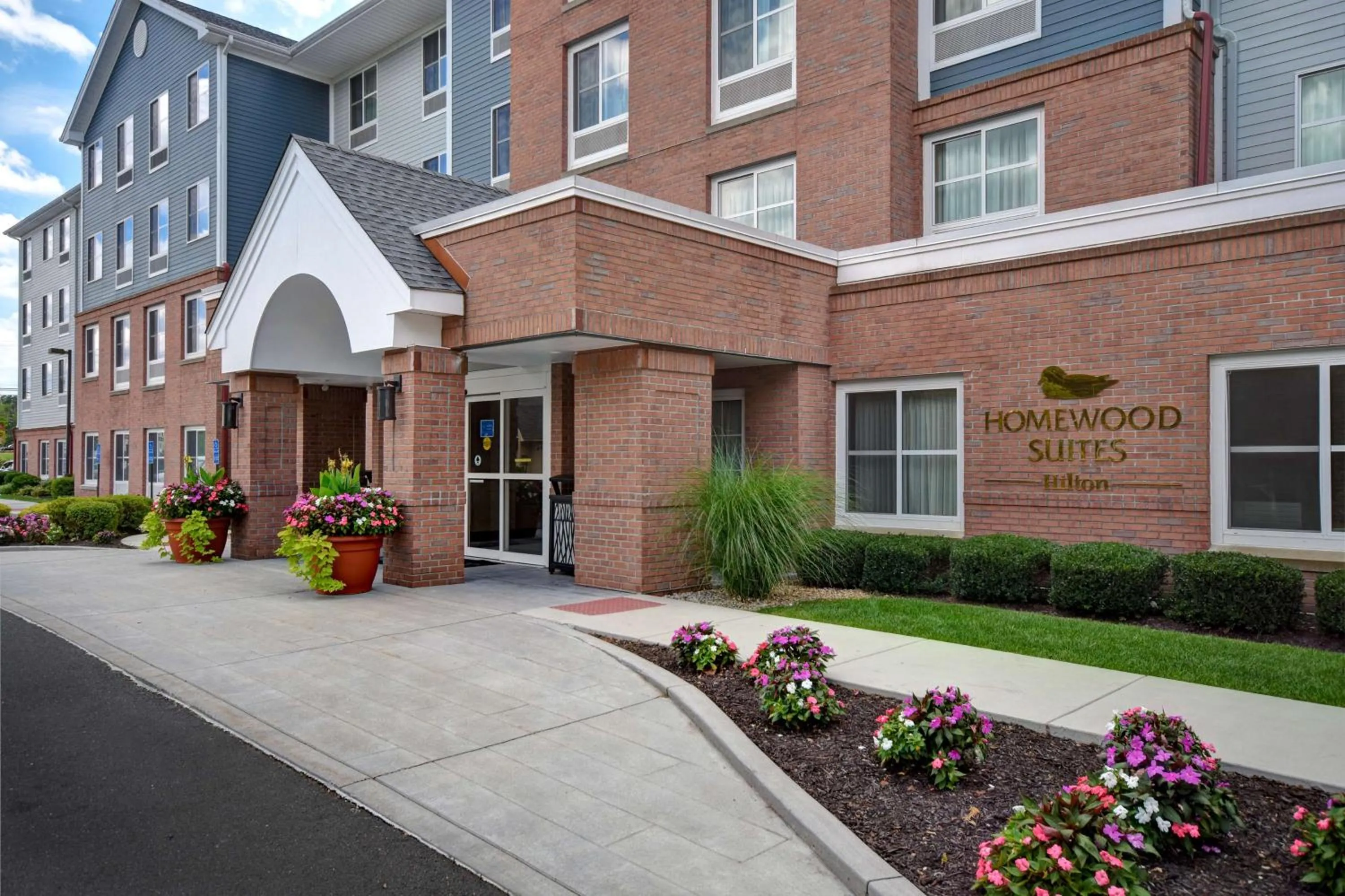 Property building in Homewood Suites by Hilton Hartford / Southington CT