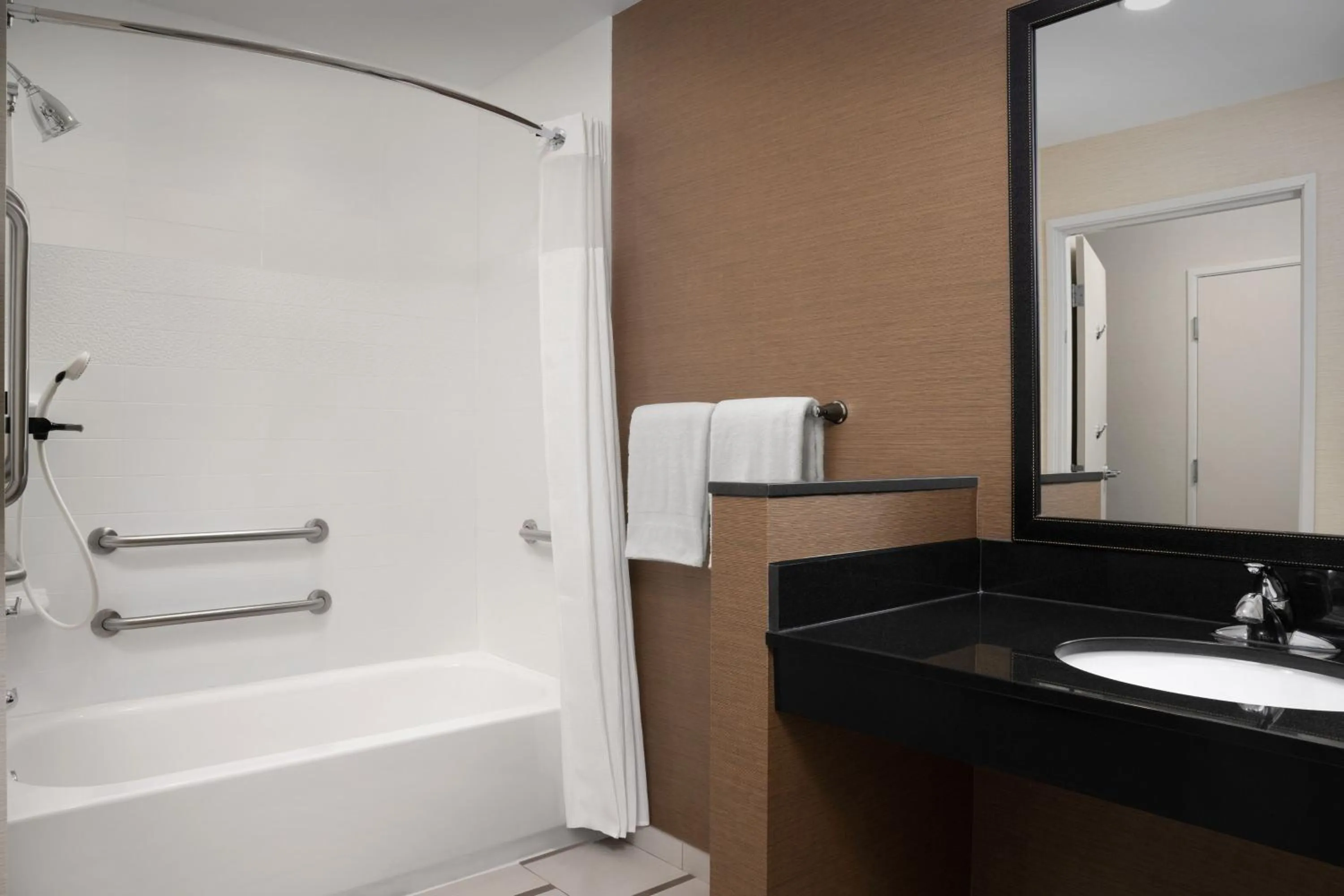 Bathroom in Fairfield Inn & Suites By Marriott Sioux Falls Airport