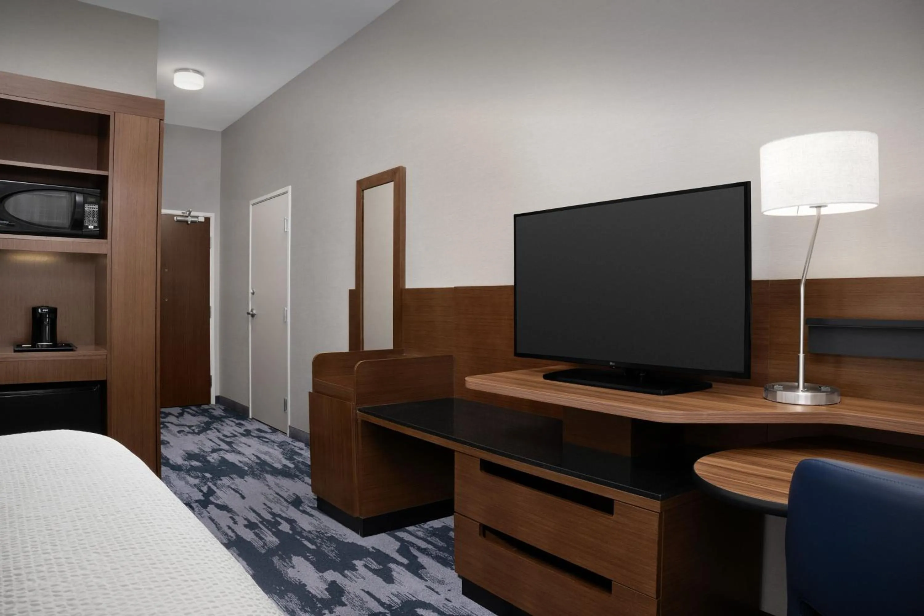 Photo of the whole room, Bed in Fairfield Inn & Suites By Marriott Sioux Falls Airport