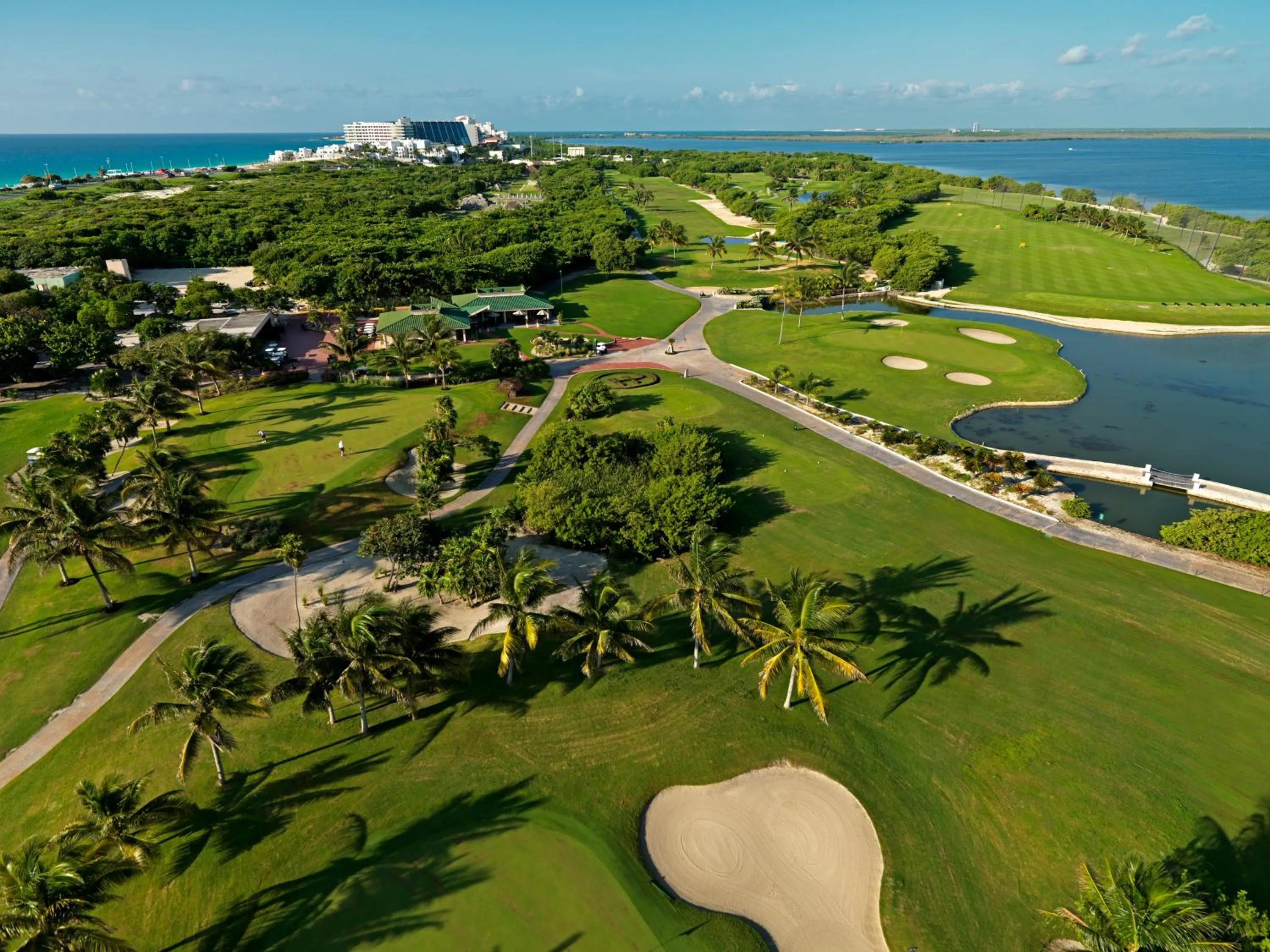 Golfcourse in Iberostar Selection Cancun - All Inclusive