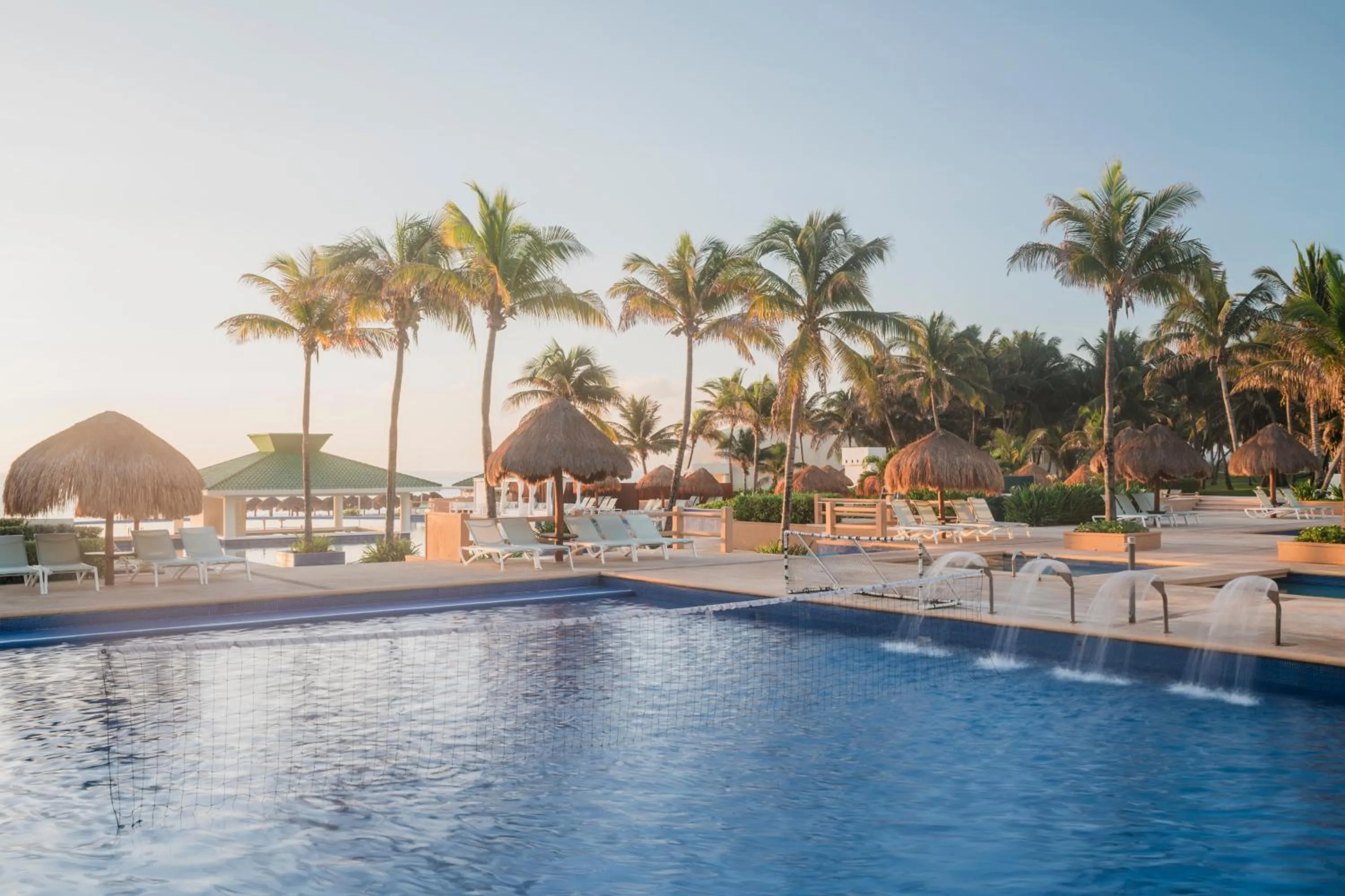 Swimming pool in Iberostar Selection Cancun - All Inclusive