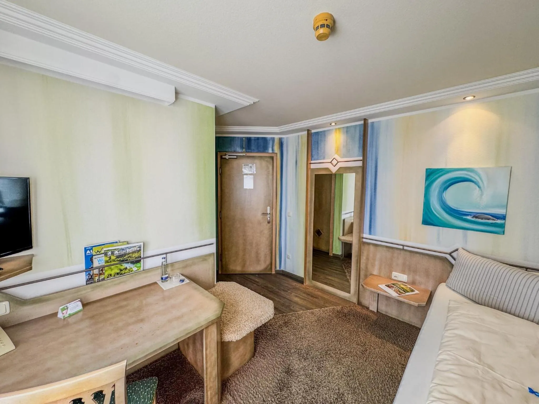 Photo of the whole room in Flair Hotel Zum Schwarzen Reiter