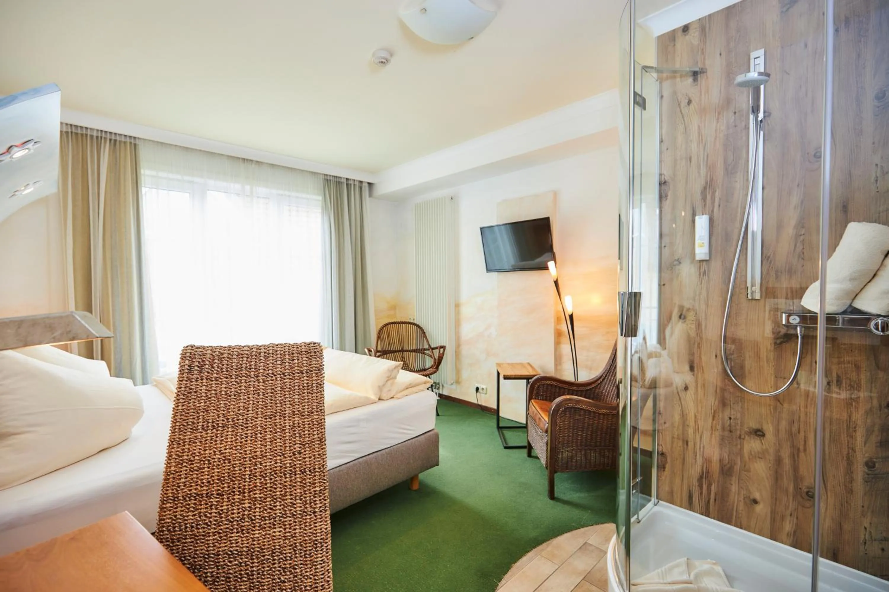 Photo of the whole room, Bed in Flair Hotel Zum Schwarzen Reiter