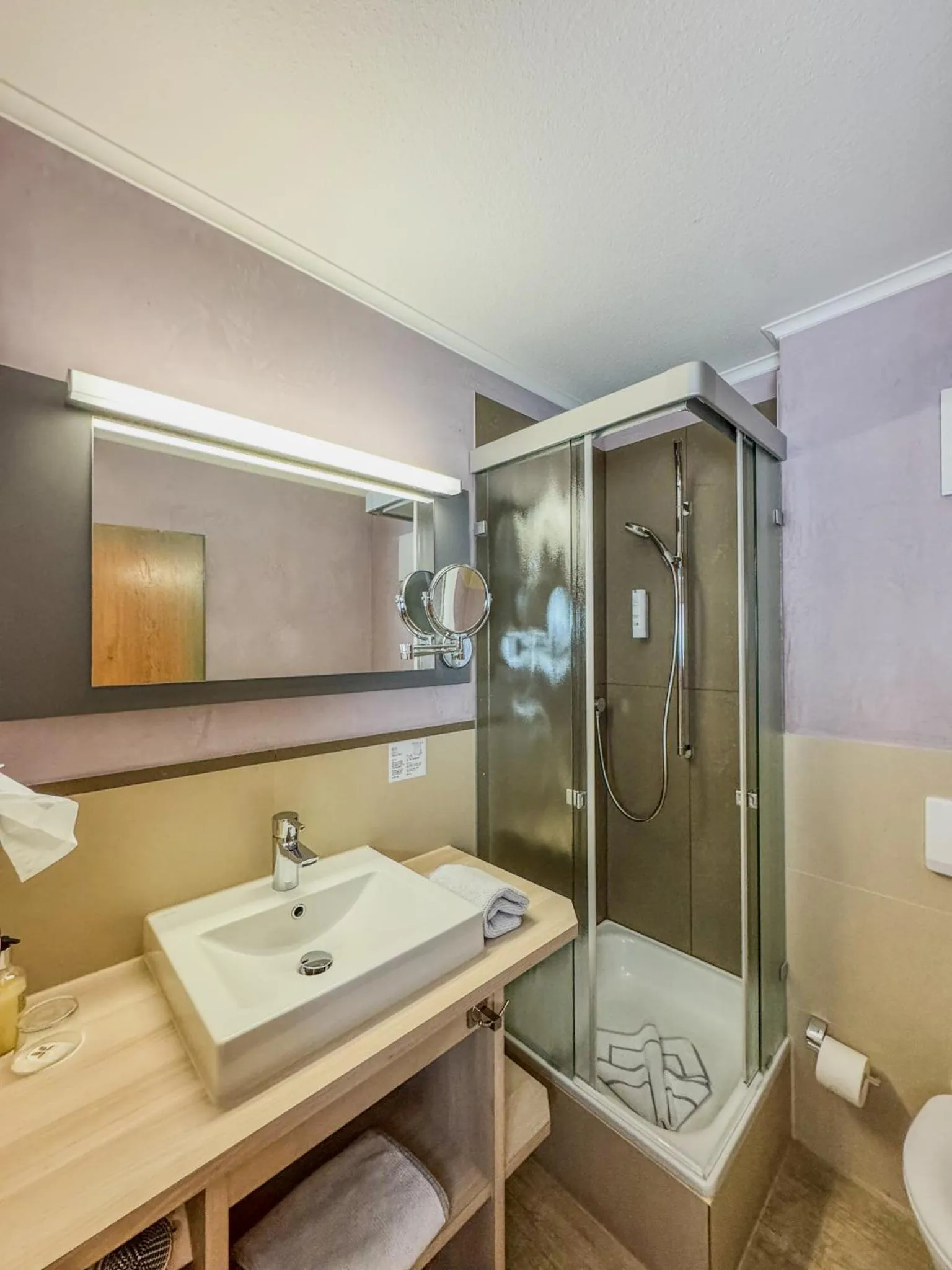 Bathroom in Flair Hotel Zum Schwarzen Reiter