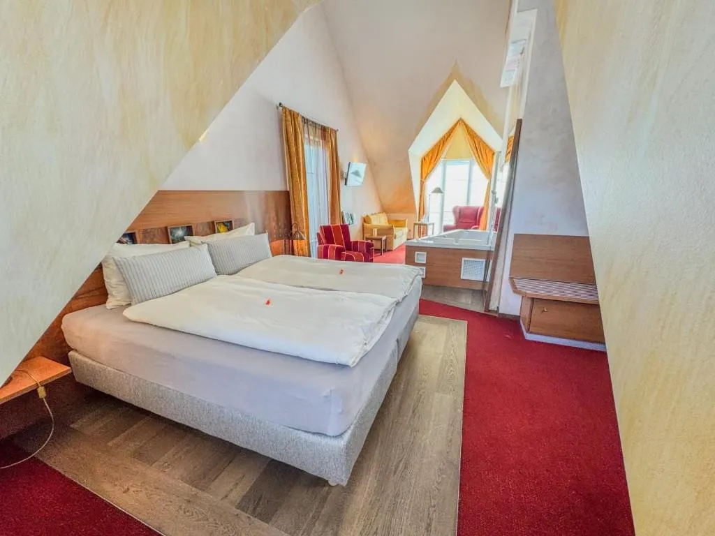 Bed in Flair Hotel Zum Schwarzen Reiter