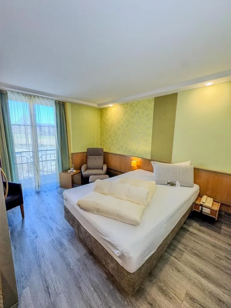 Bed in Flair Hotel Zum Schwarzen Reiter