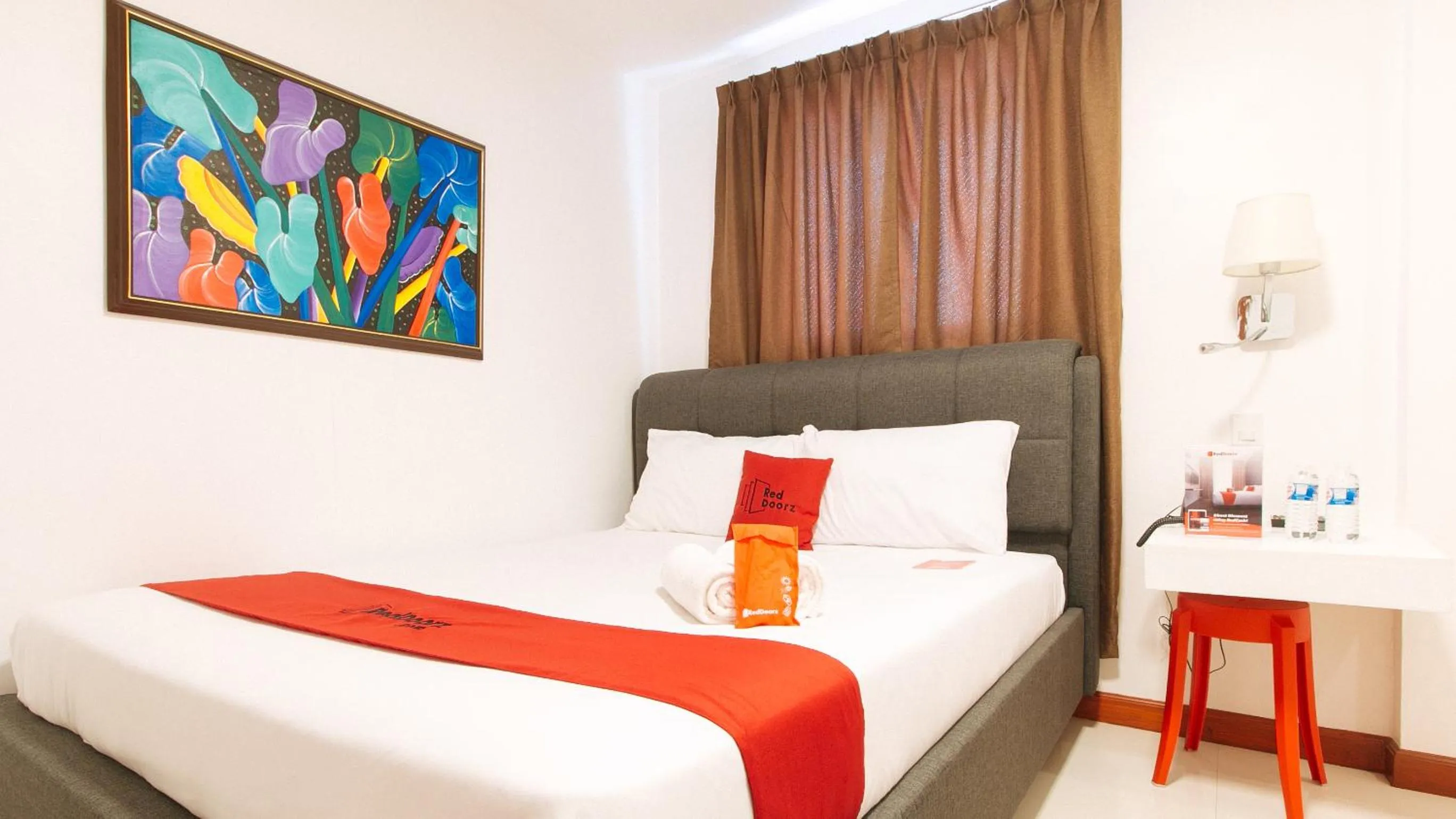 Bed in RedDoorz Plus @ Costa Roca Balamban