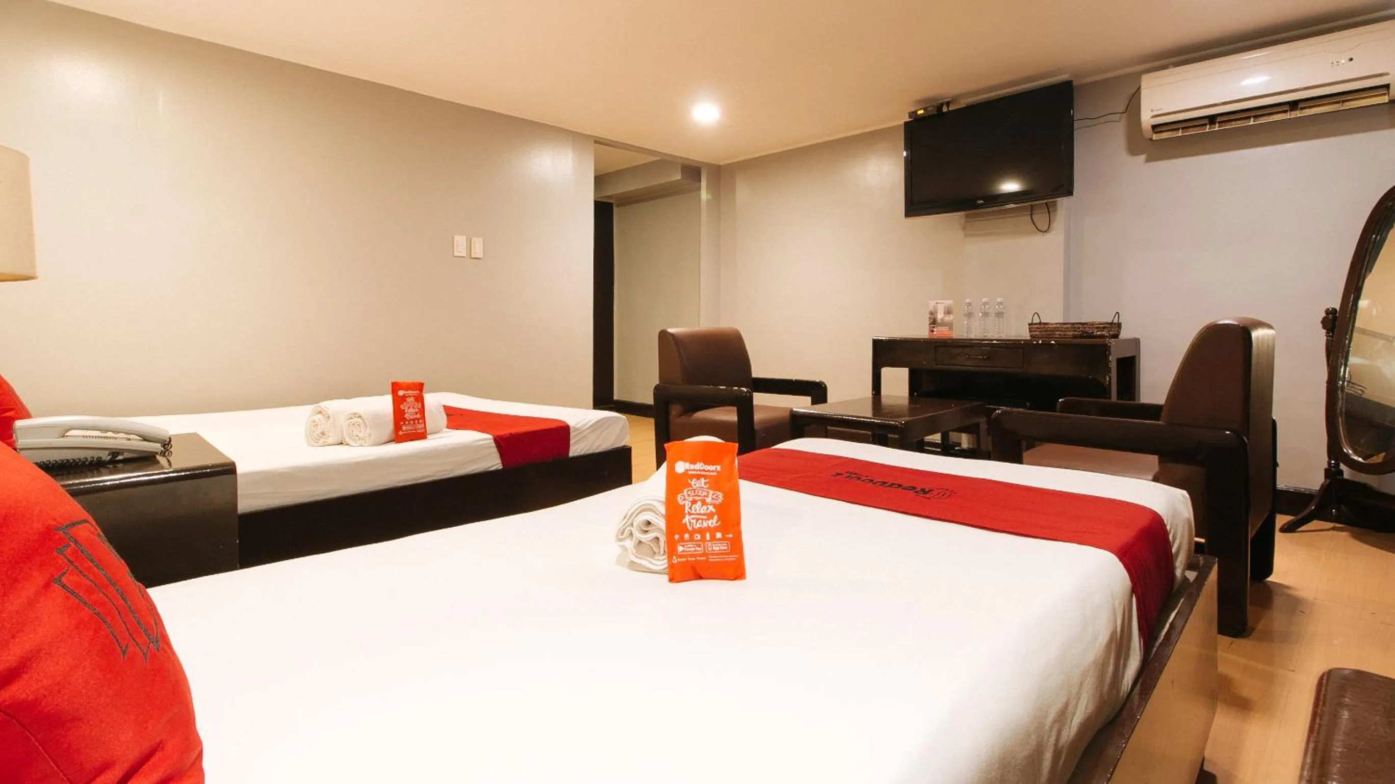 Bed in RedDoorz Plus @ Costa Roca Balamban