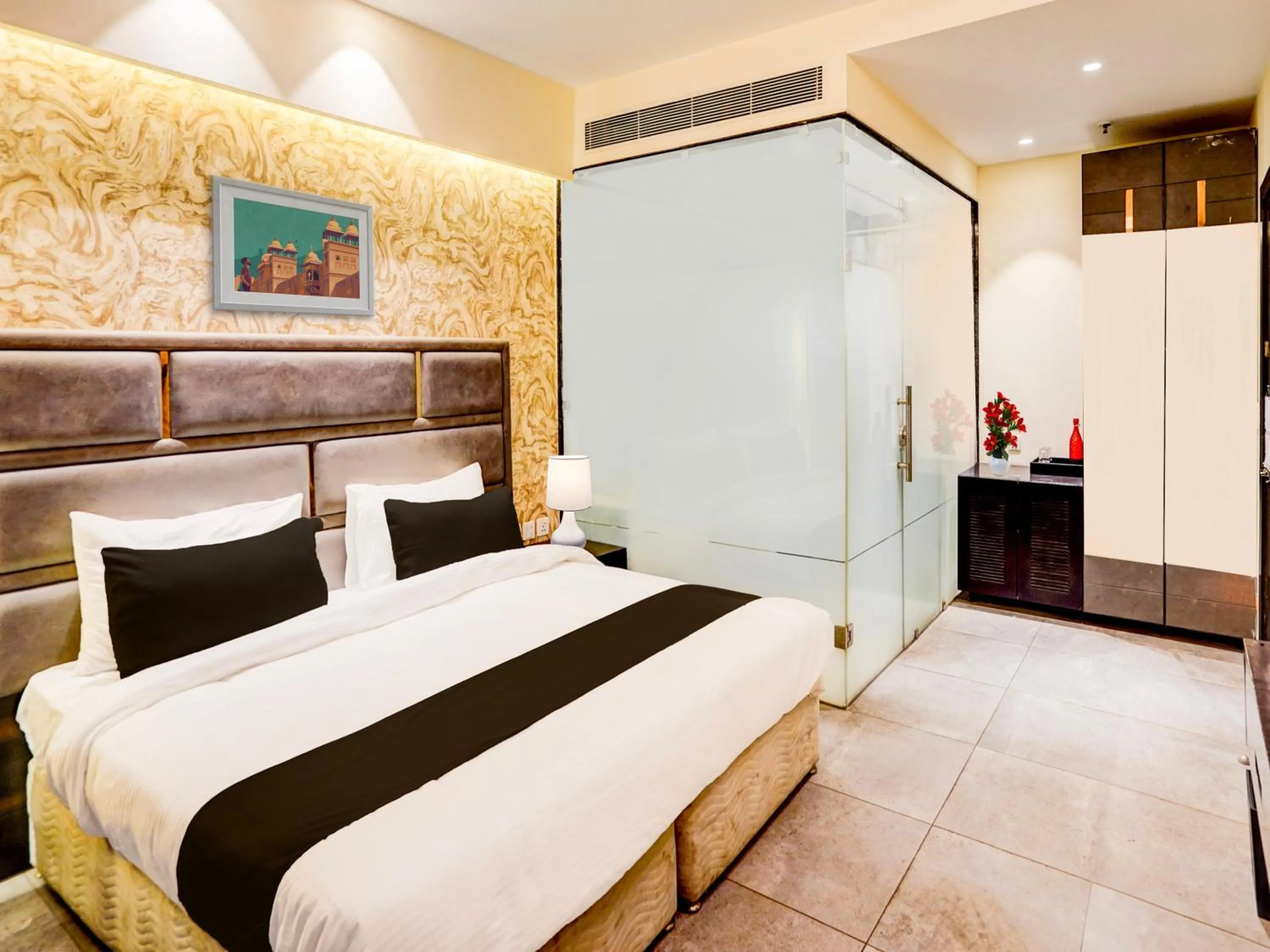 Bedroom, Bed in Townhouse Pitampura West Enclave