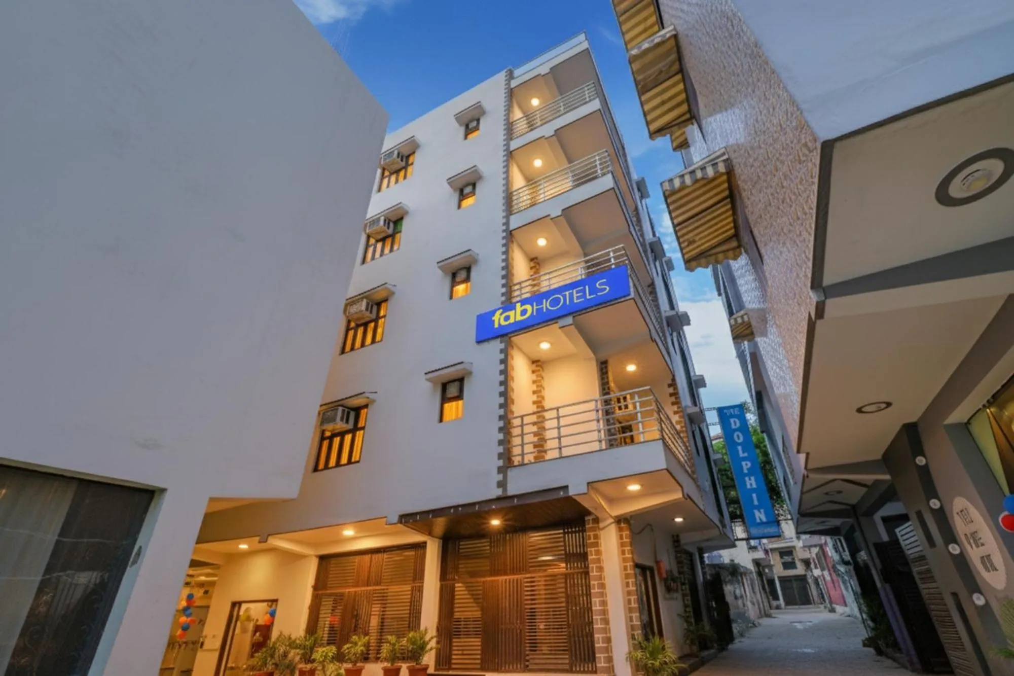 Facade/entrance in FabHotel Dolphin International - Nr IGI Airport New Delhi