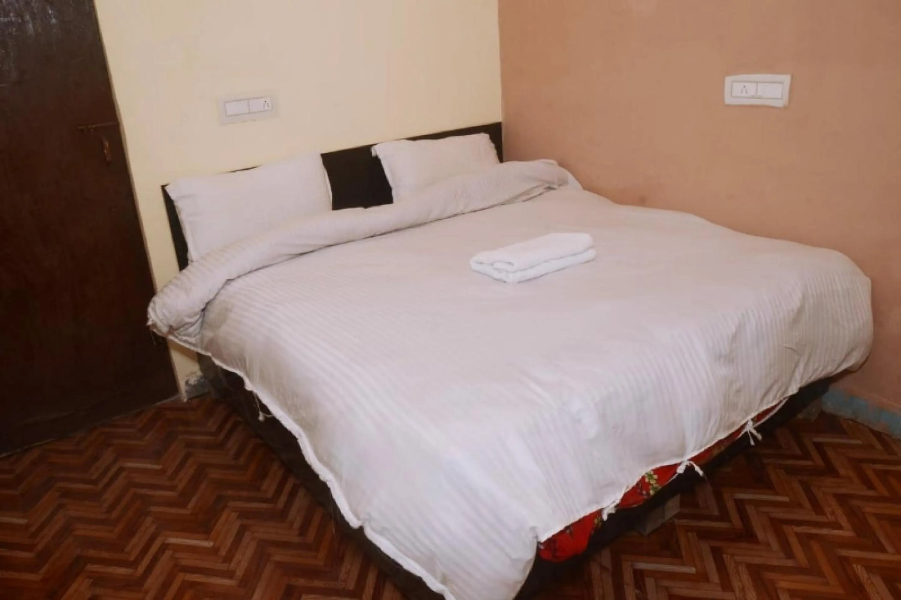 Bedroom, Bed in SPOT ON Hotel Abhinandan