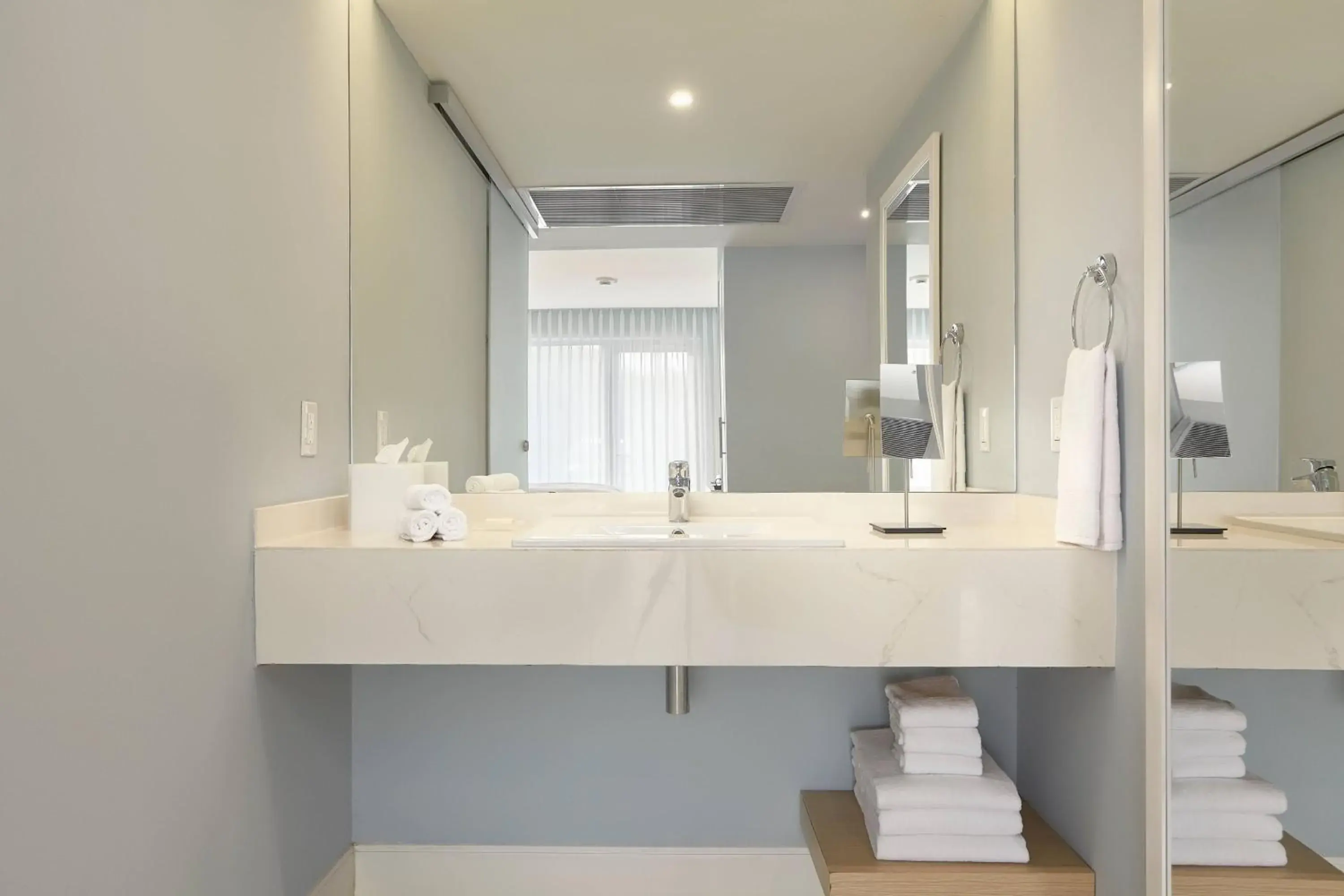 Queen Room with Two Queen Beds and Garden View in Courtyard by Marriott Aruba Resort Queen Room with Two Queen Beds and Garden View in Courtyard by Marriott Aruba Resort