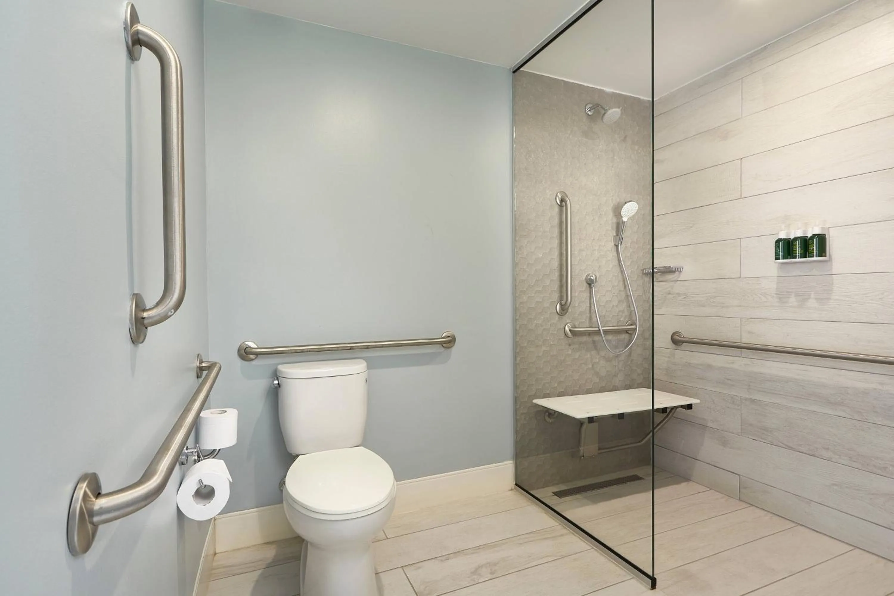 Bathroom in Courtyard by Marriott Aruba Resort