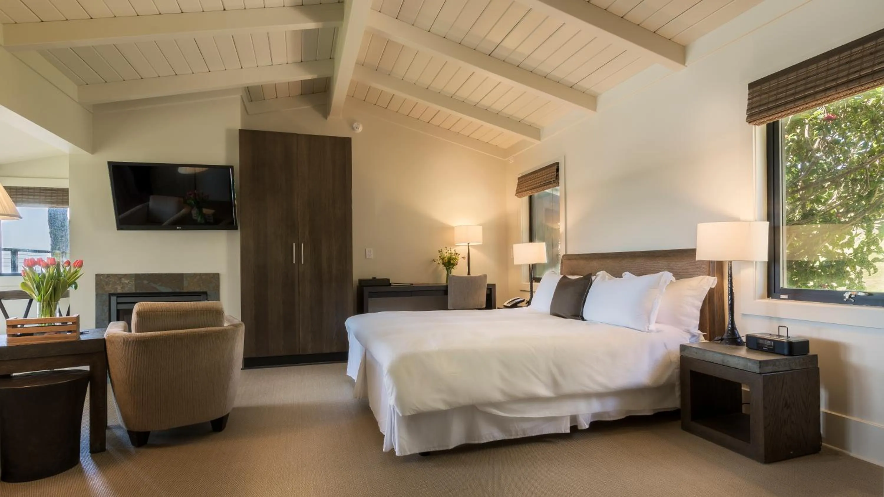 Photo of the whole room, Bed in Heritage House Resort & Spa