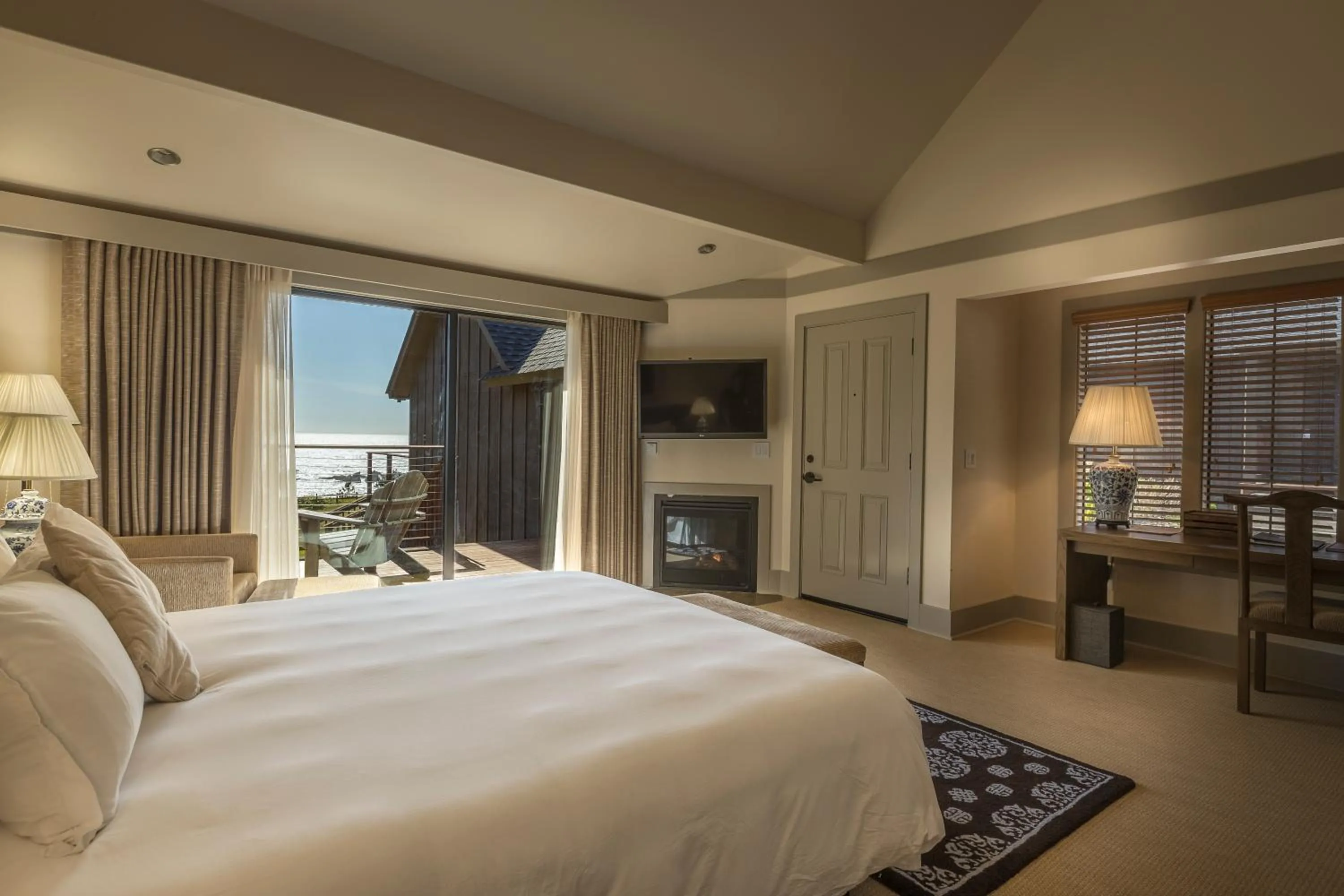 Photo of the whole room, Bed in Heritage House Resort & Spa