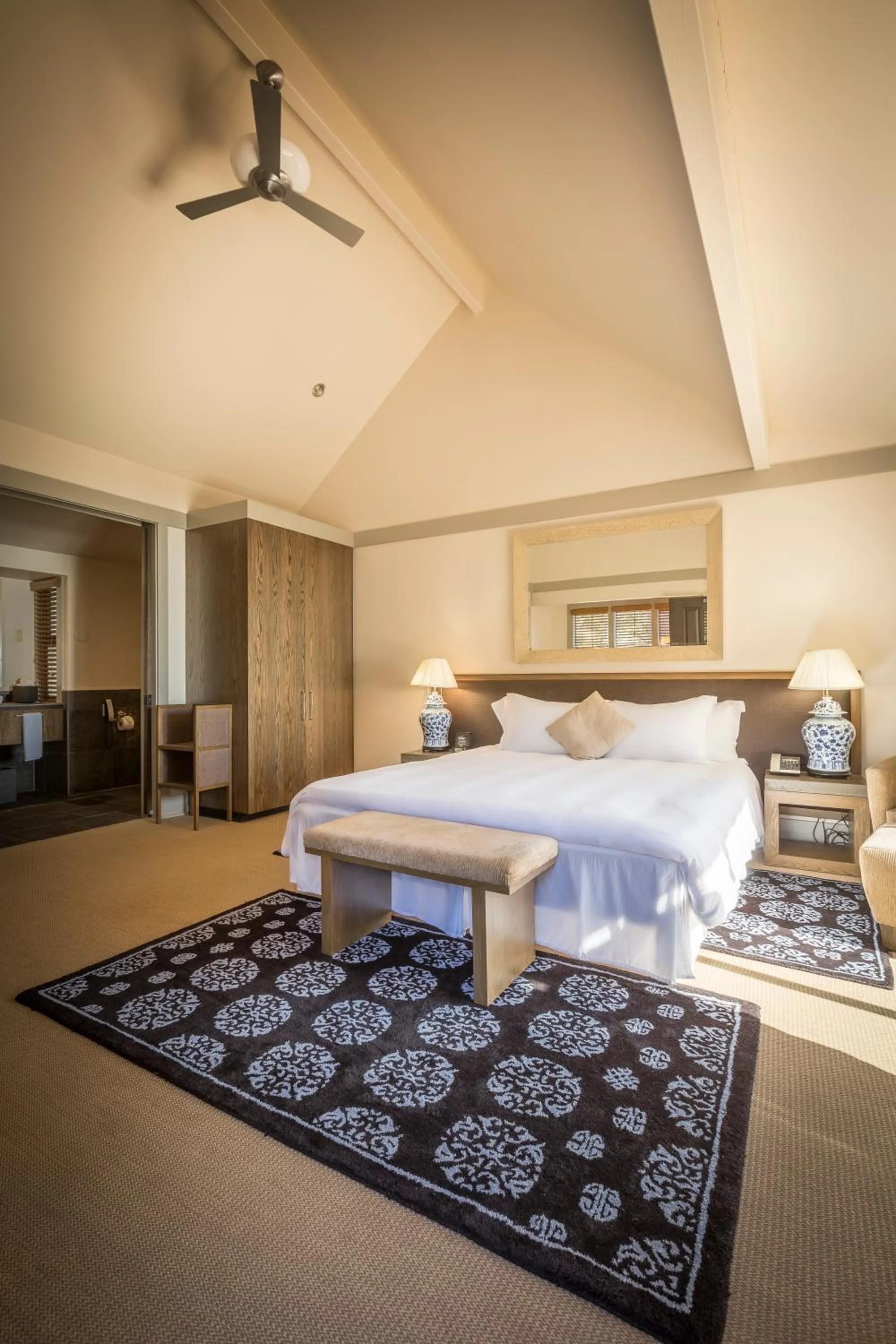 Photo of the whole room, Bed in Heritage House Resort & Spa