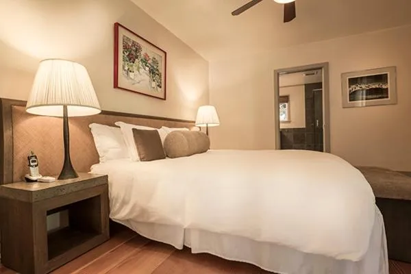 Bed in Heritage House Resort & Spa