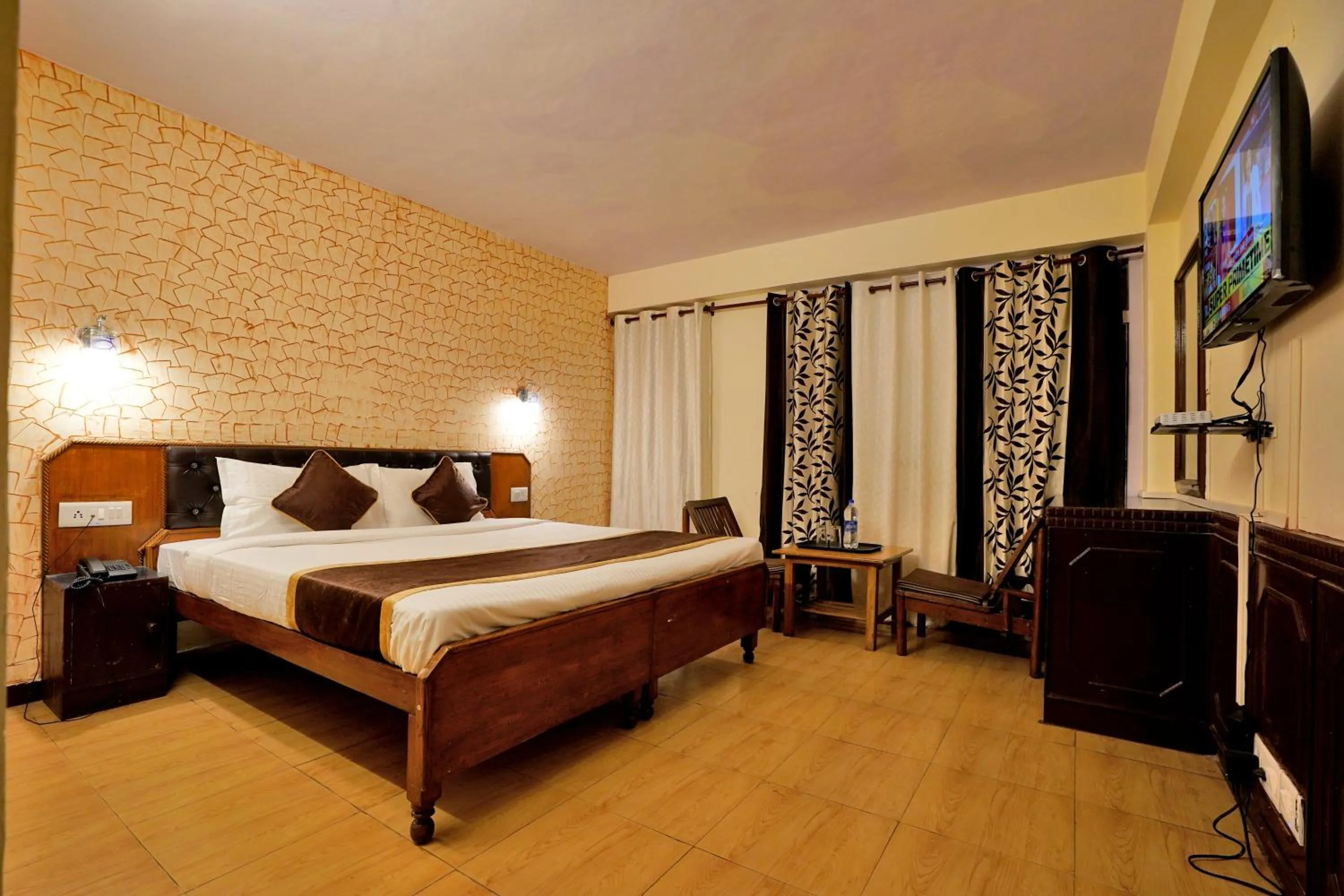 Bed in Hotel Atithi Mall Road