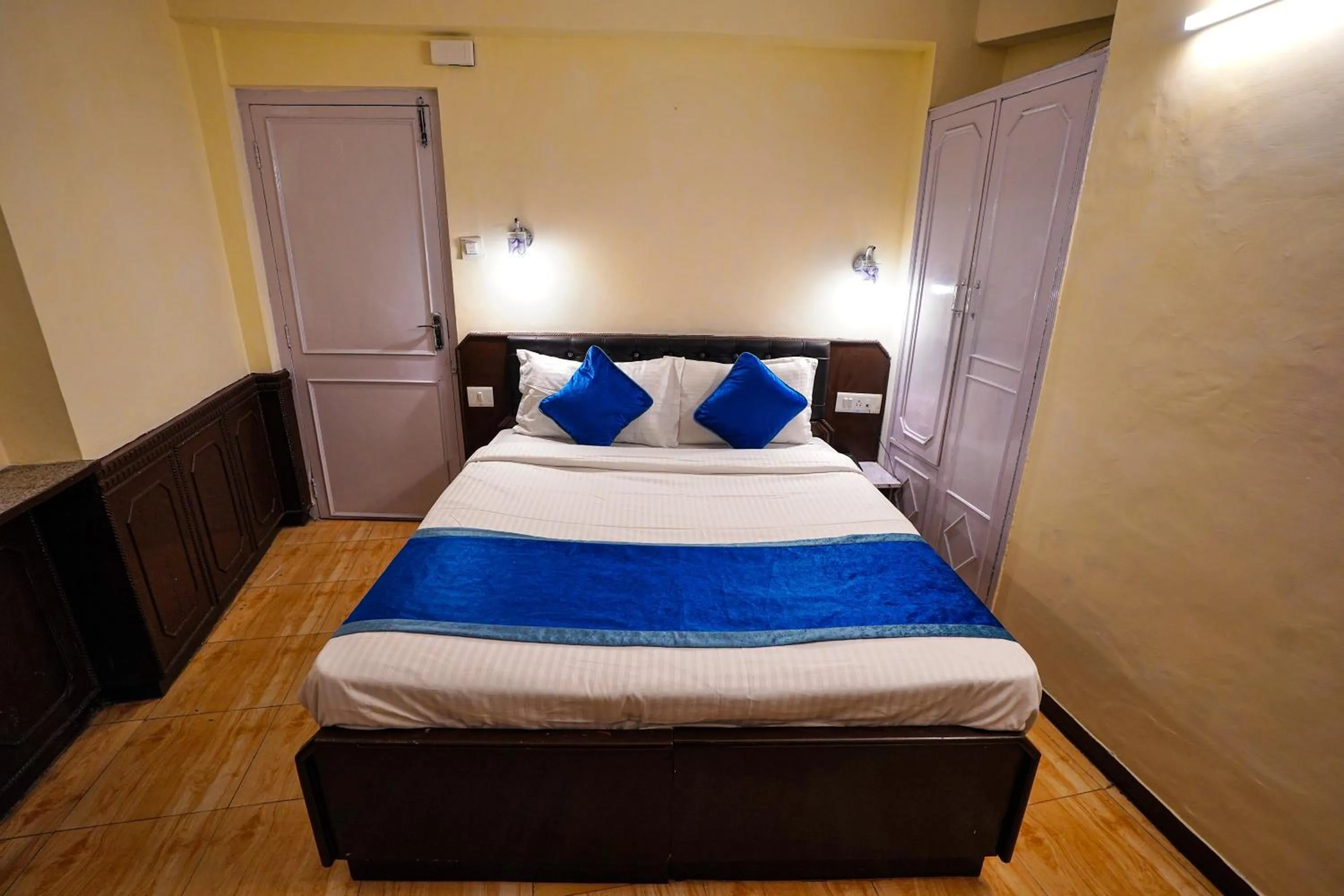 Bedroom, Bed in Hotel Atithi Mall Road