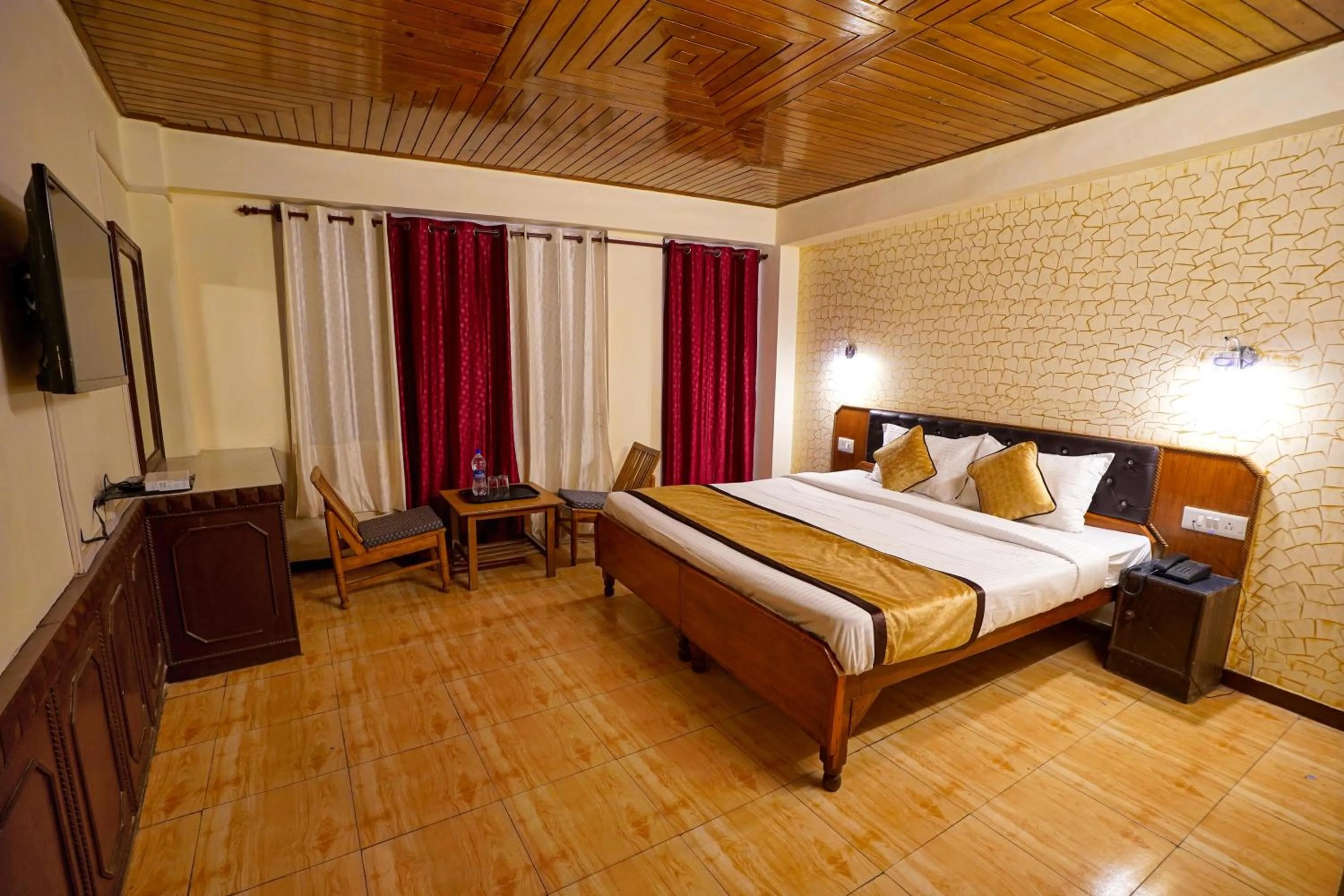 Photo of the whole room, Bed in Hotel Atithi Mall Road