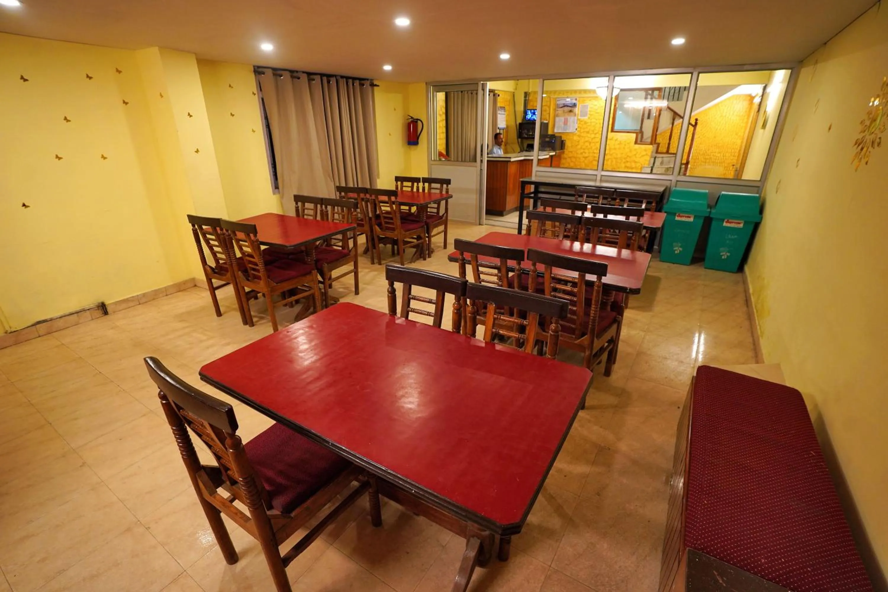 Restaurant/places to eat in Hotel Atithi Mall Road