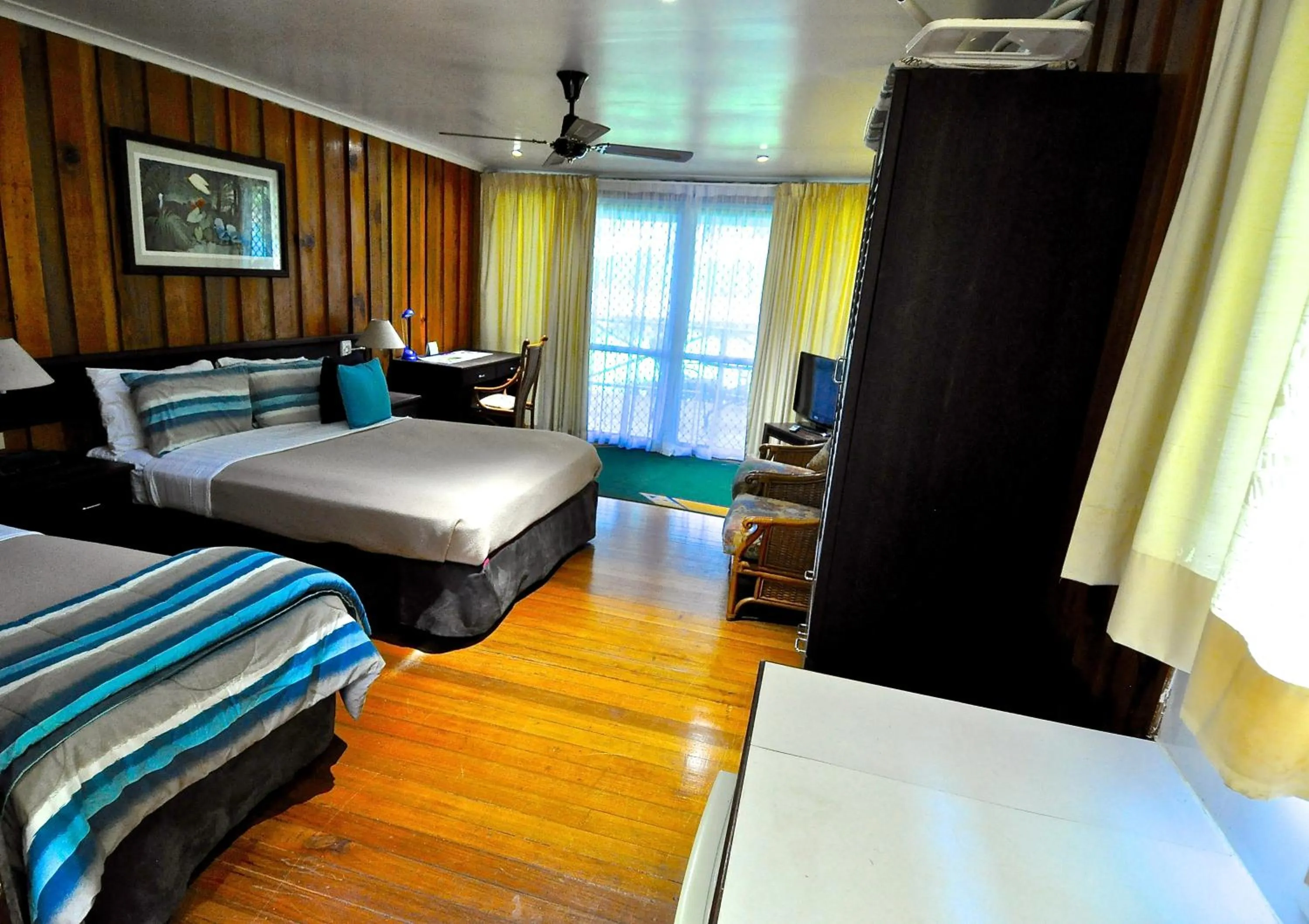 TV and multimedia, Bed in Madang Resort