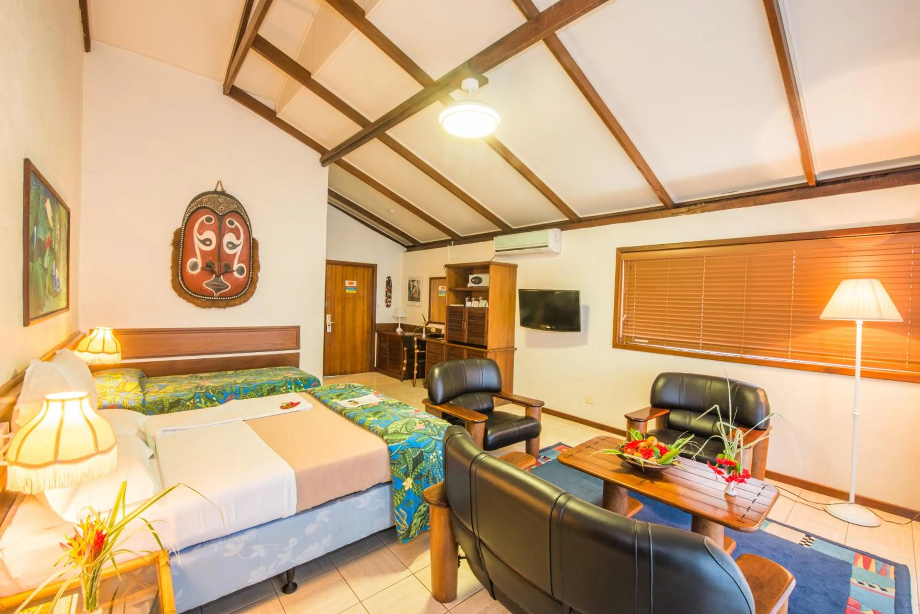 Photo of the whole room, Bed in Madang Resort