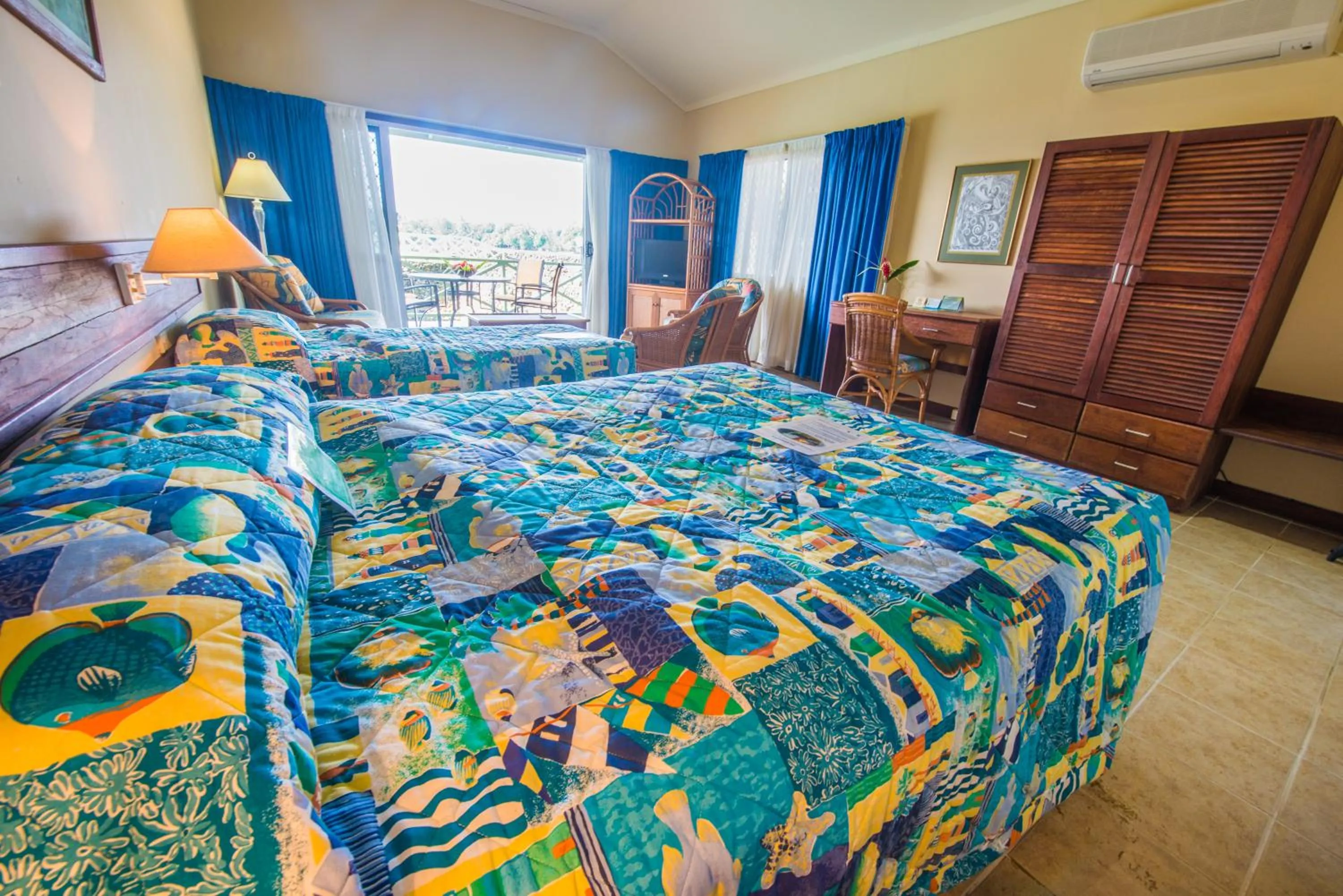 Photo of the whole room, Bed in Madang Resort