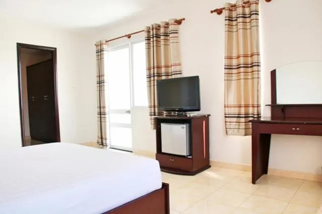 Bed in Long Beach Hotel