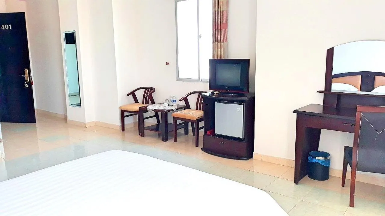 Bed in Long Beach Hotel