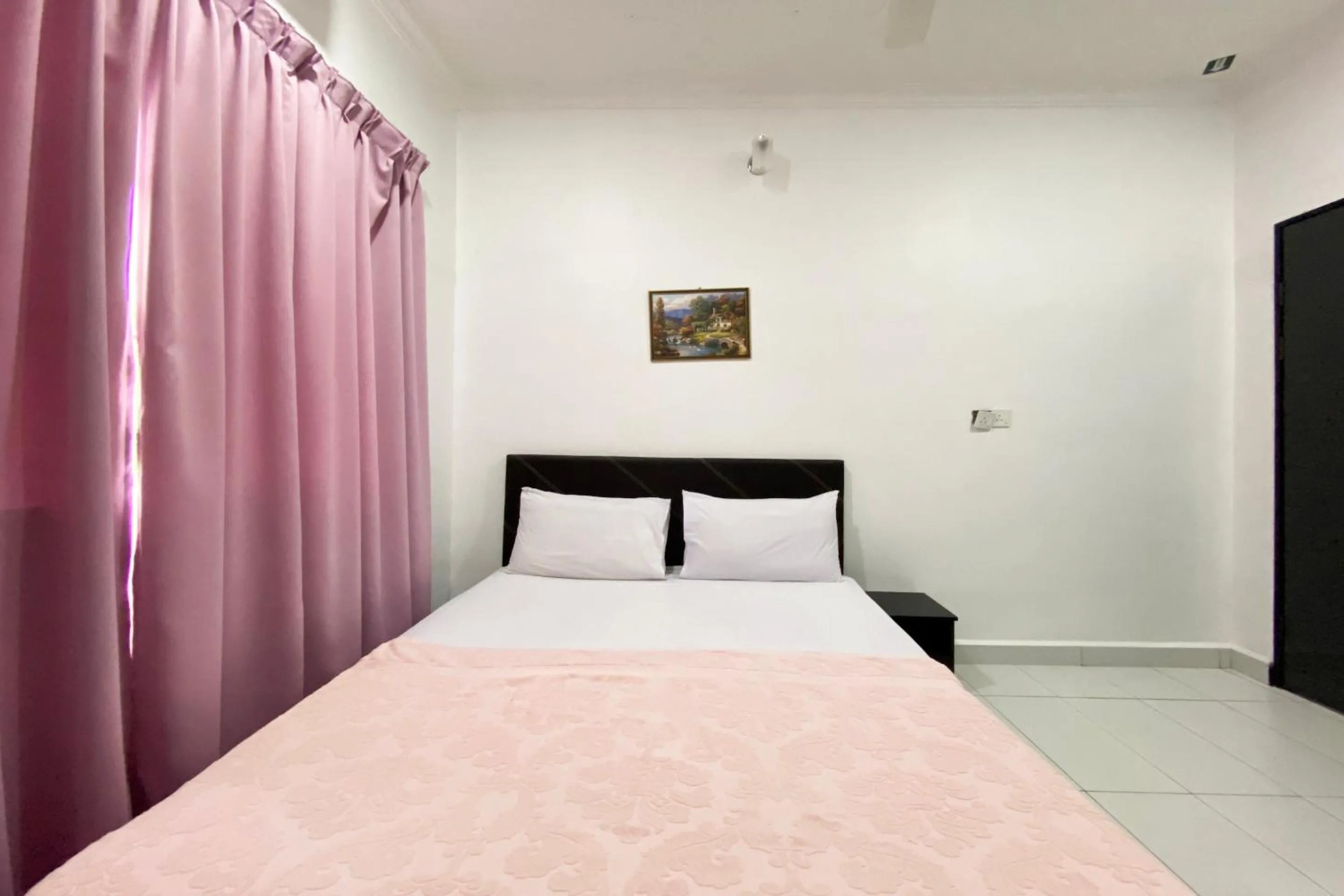 Bedroom, Bed in Hotel O Dh Residence