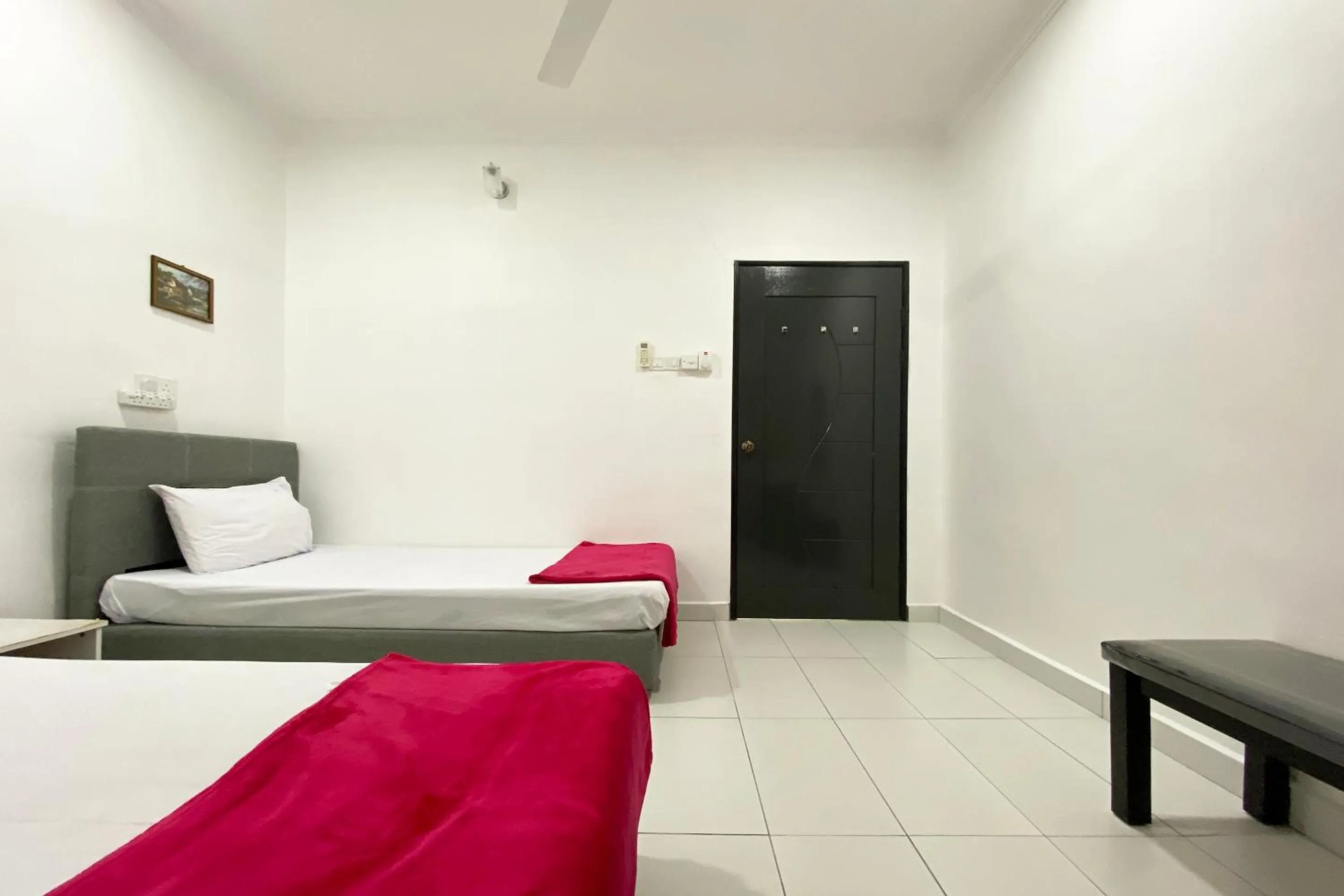 Bedroom, Bed in Hotel O Dh Residence