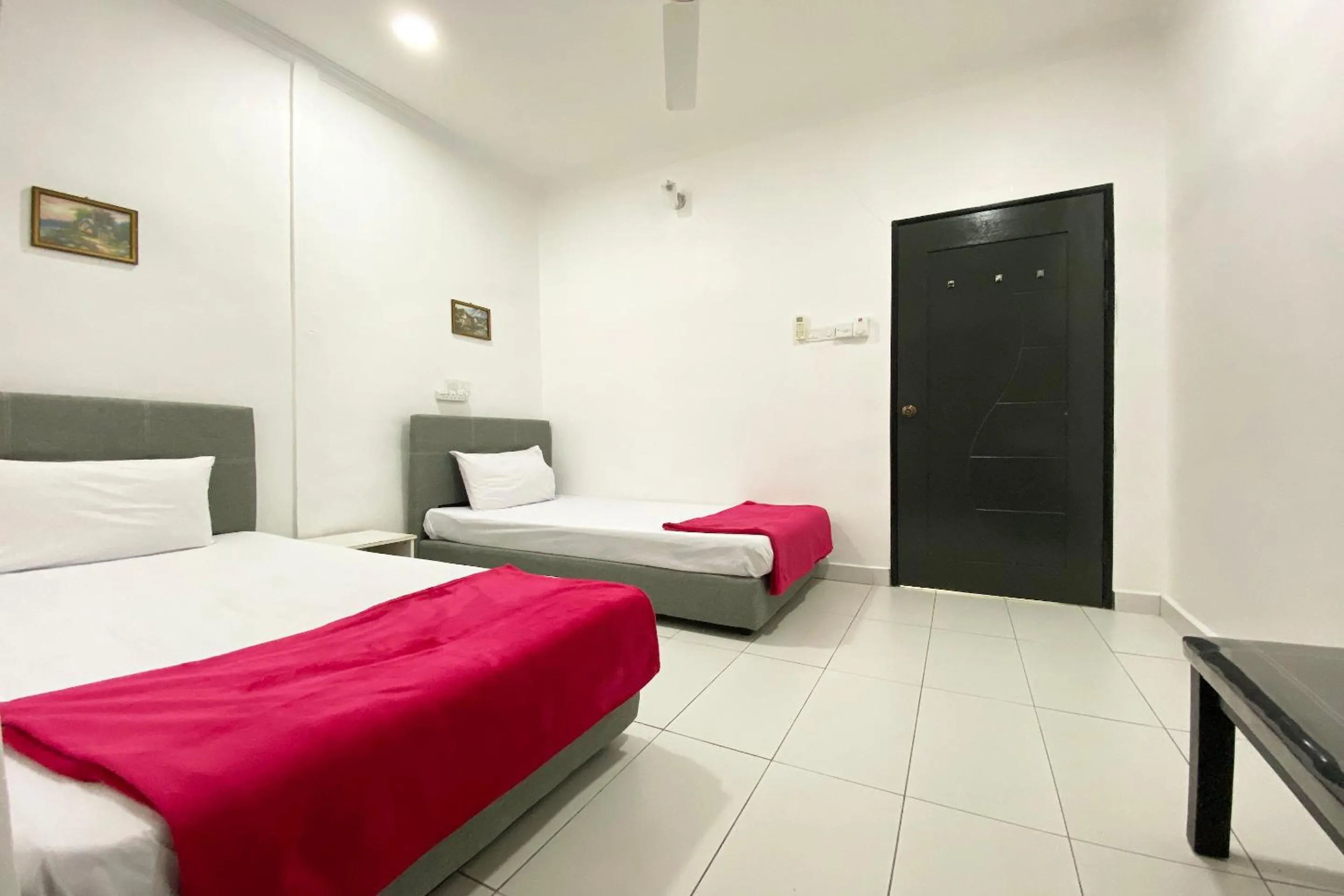 Bedroom, Bed in Hotel O Dh Residence