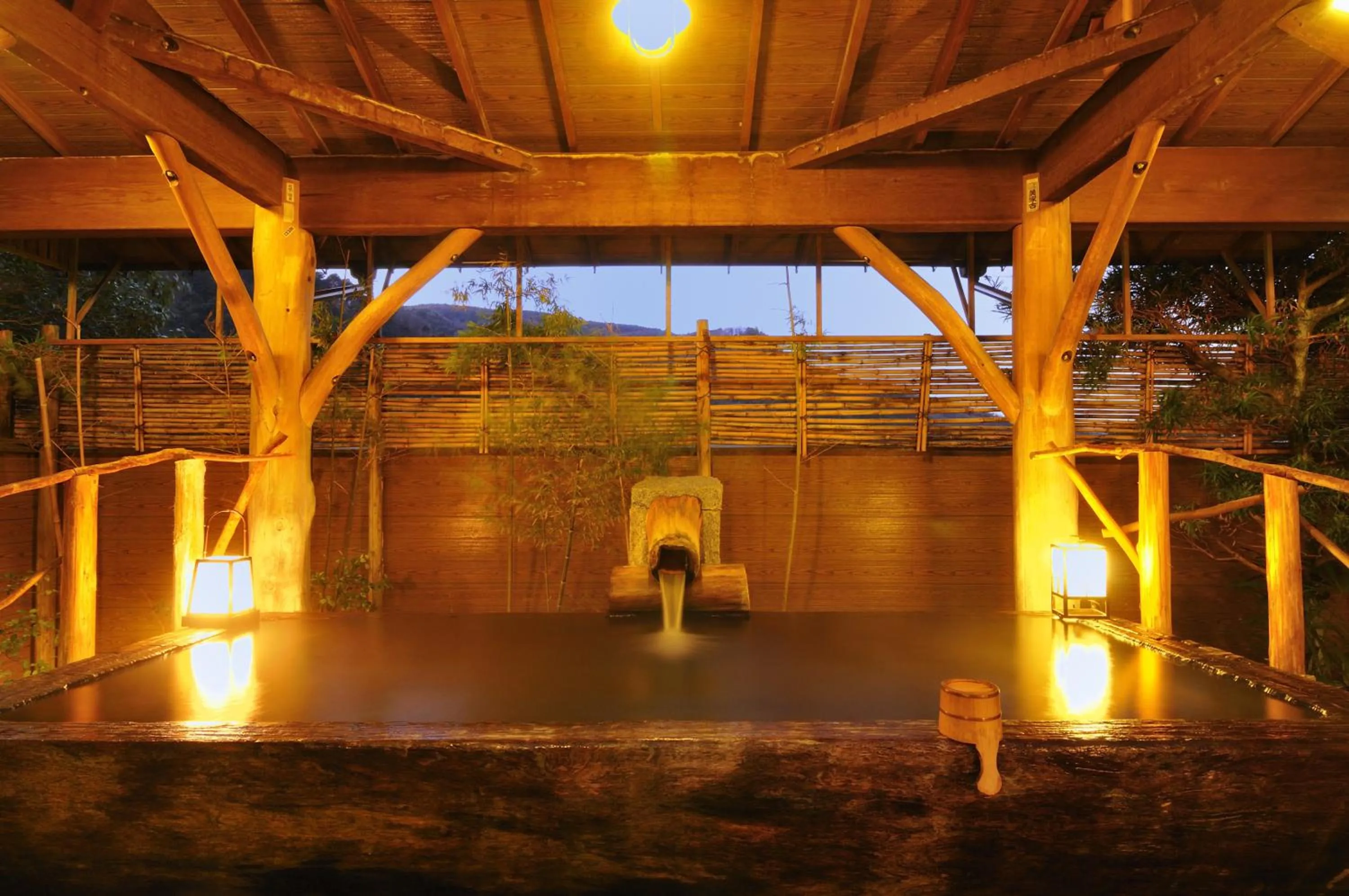 Swimming pool in Shirakabe