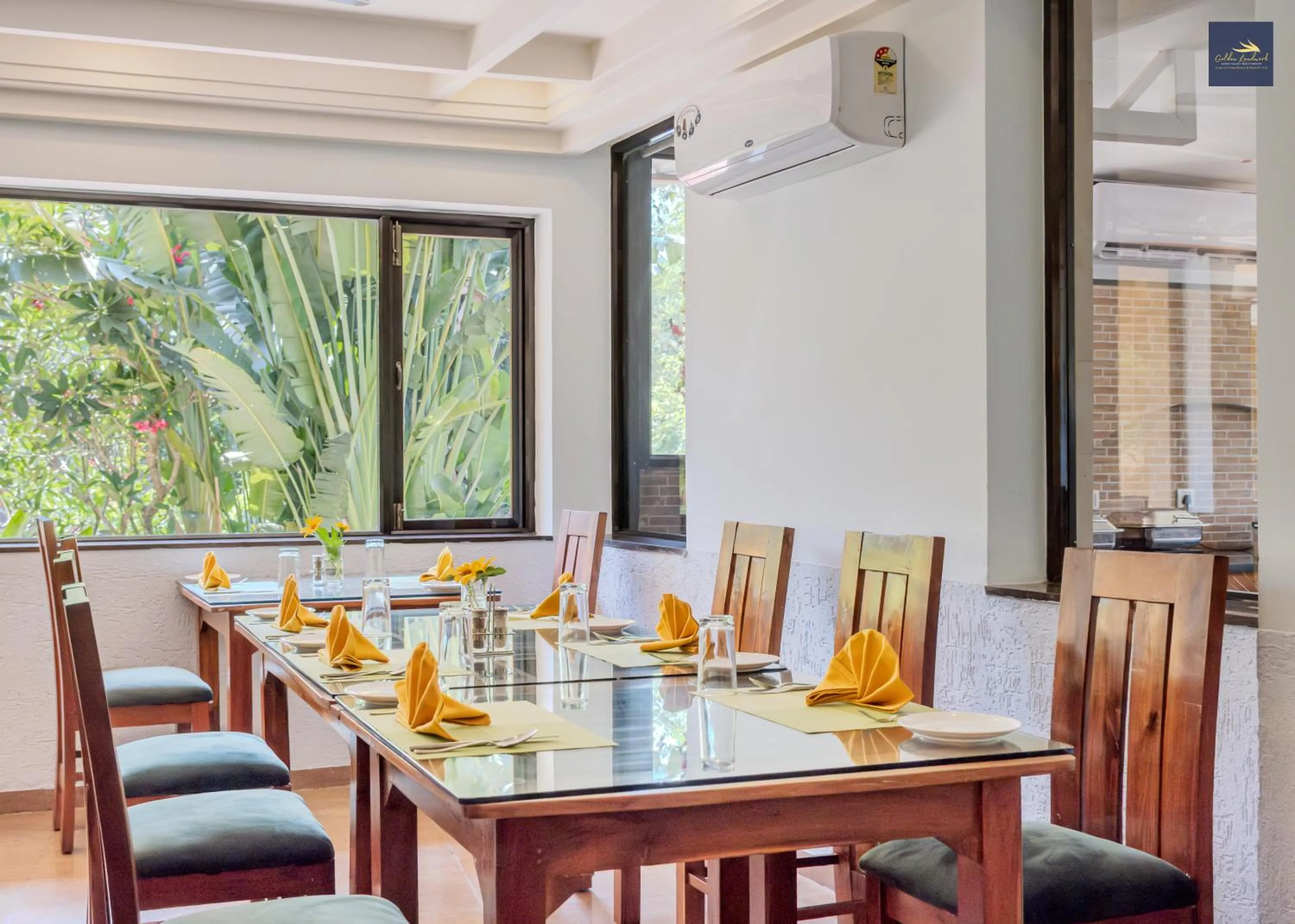 Restaurant/places to eat in Golden Landmark Green Valley Beach Resort