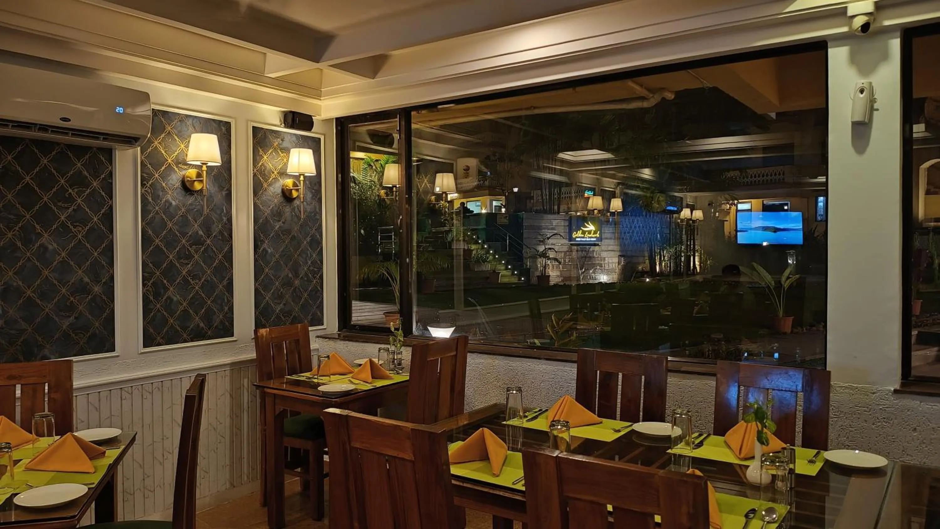 Restaurant/places to eat in Golden Landmark Green Valley Beach Resort