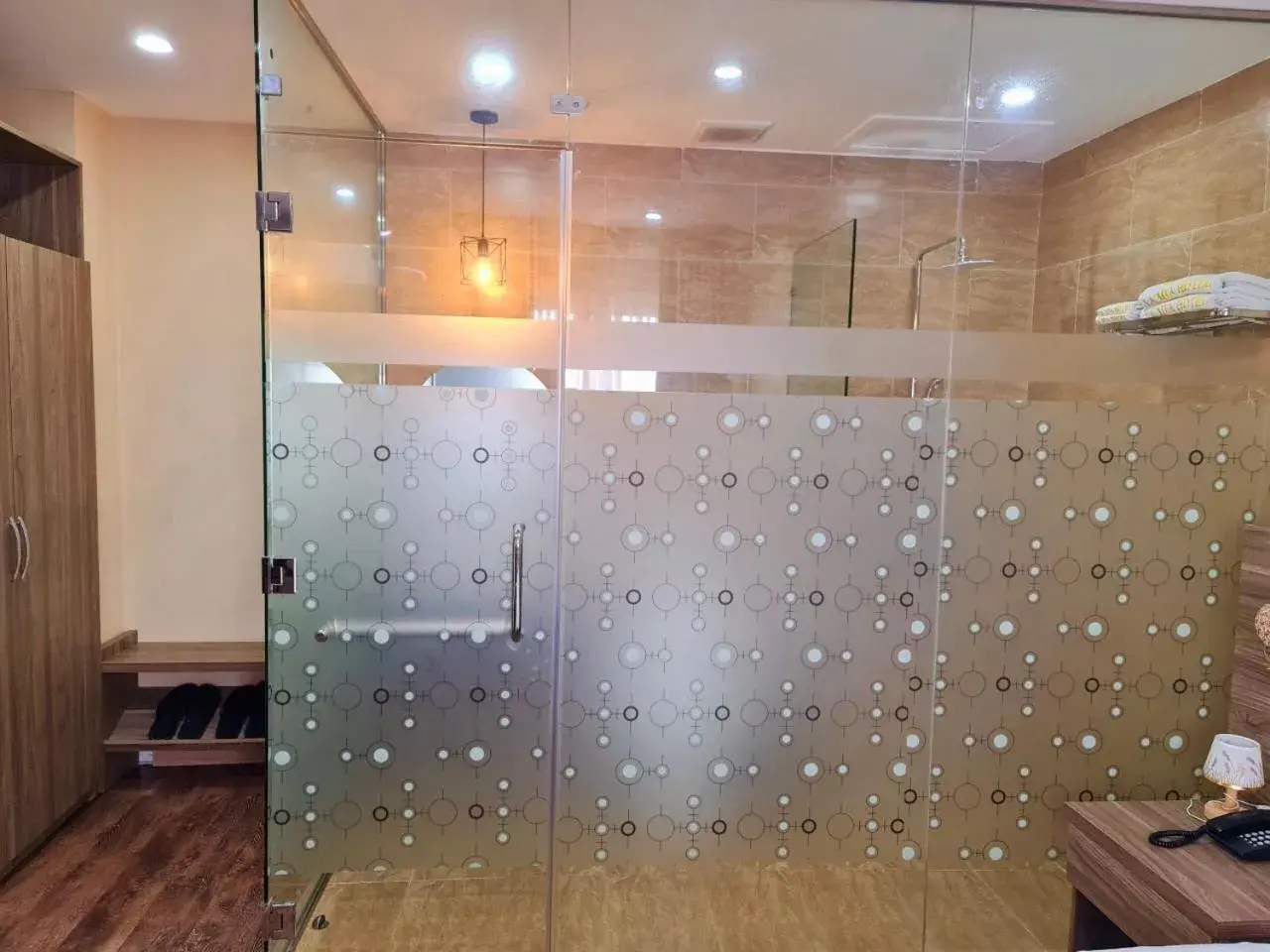 Deluxe King Room in LA MIA Lakeview Hotel Deluxe King Room in LA MIA Lakeview Hotel