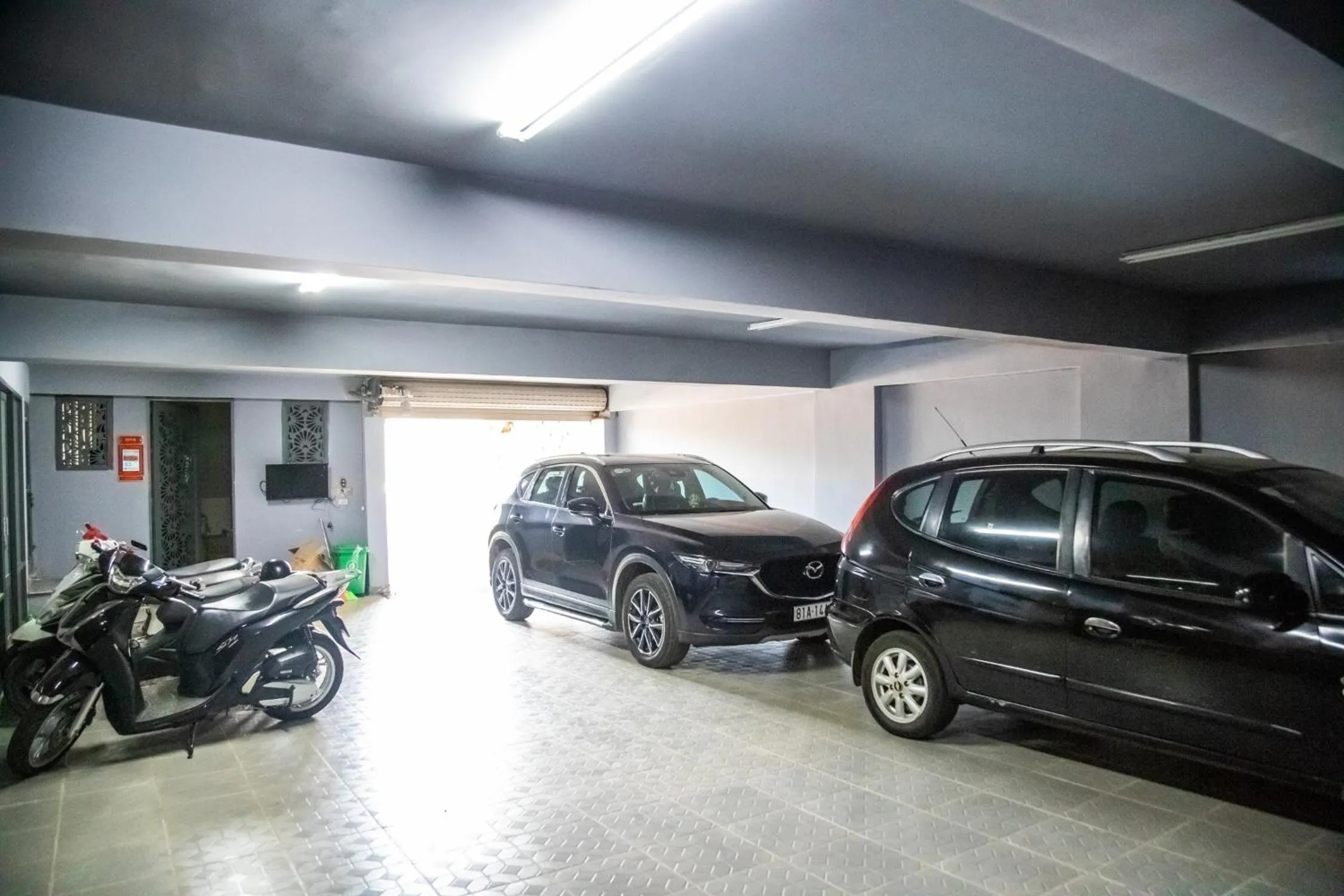 LA MIA Lakeview Hotel