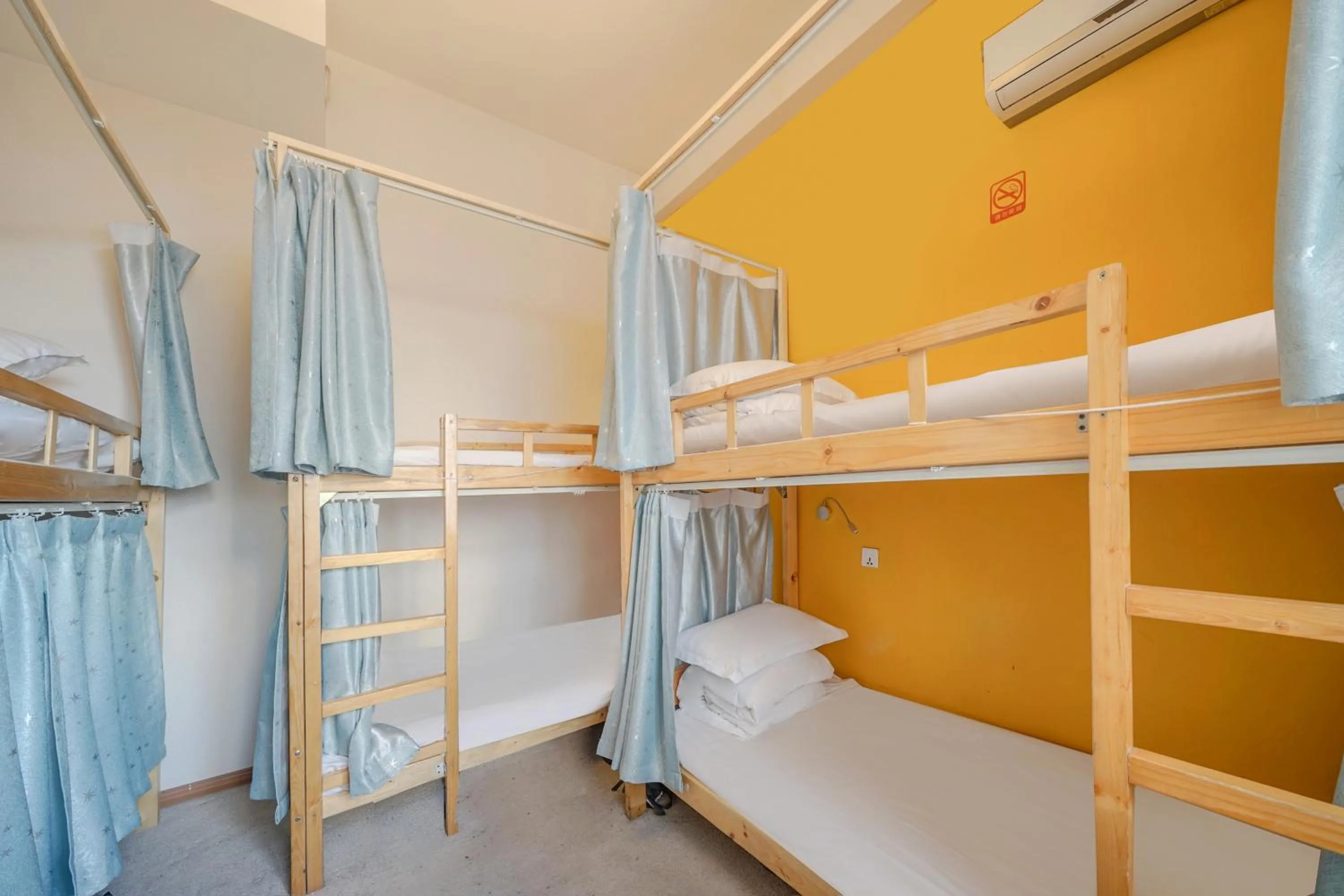 bunk bed, Bed in Harbin Hash International Youth Hostel Harbin West Station