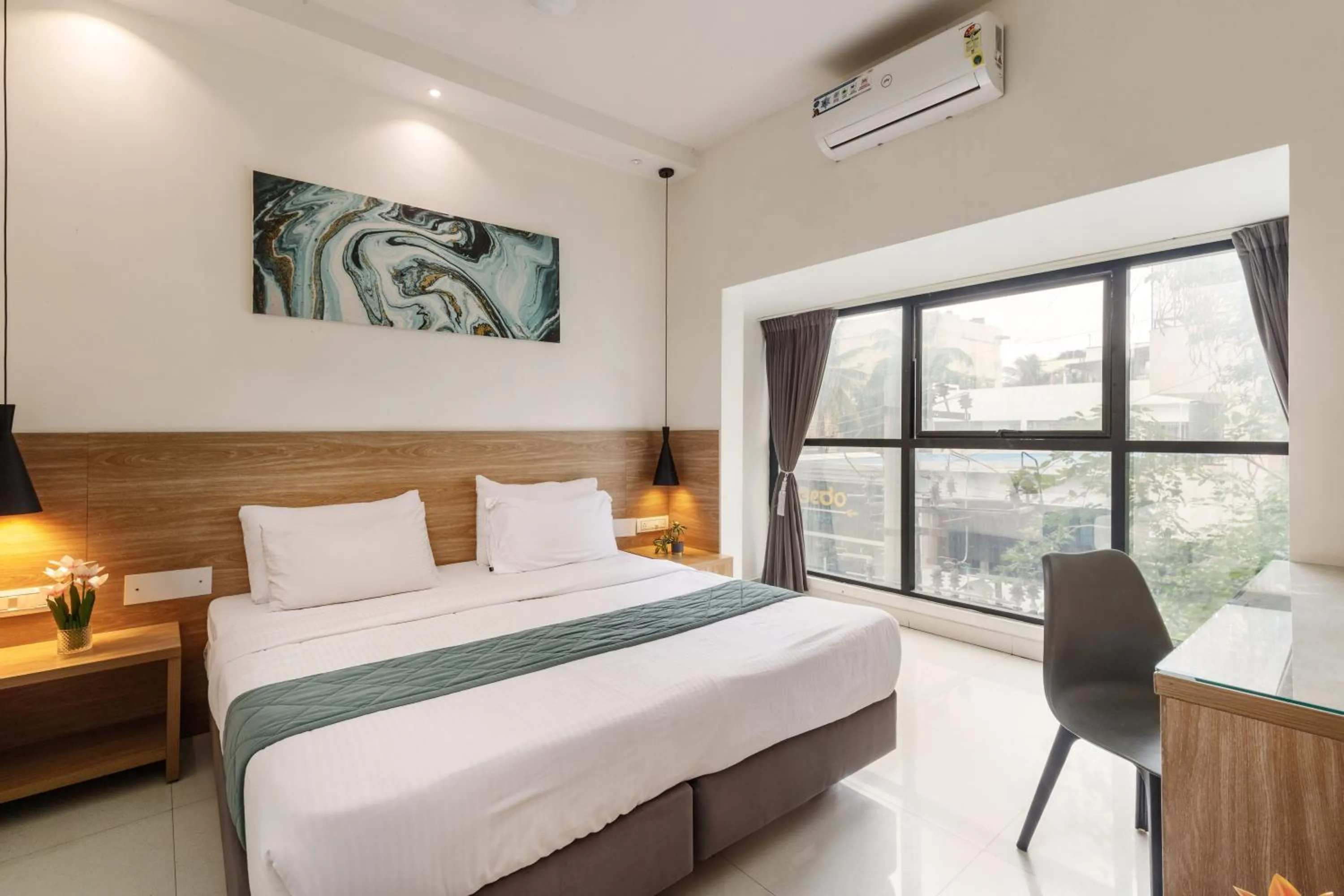 Bed in Eiffel Suites - Kammanahalli