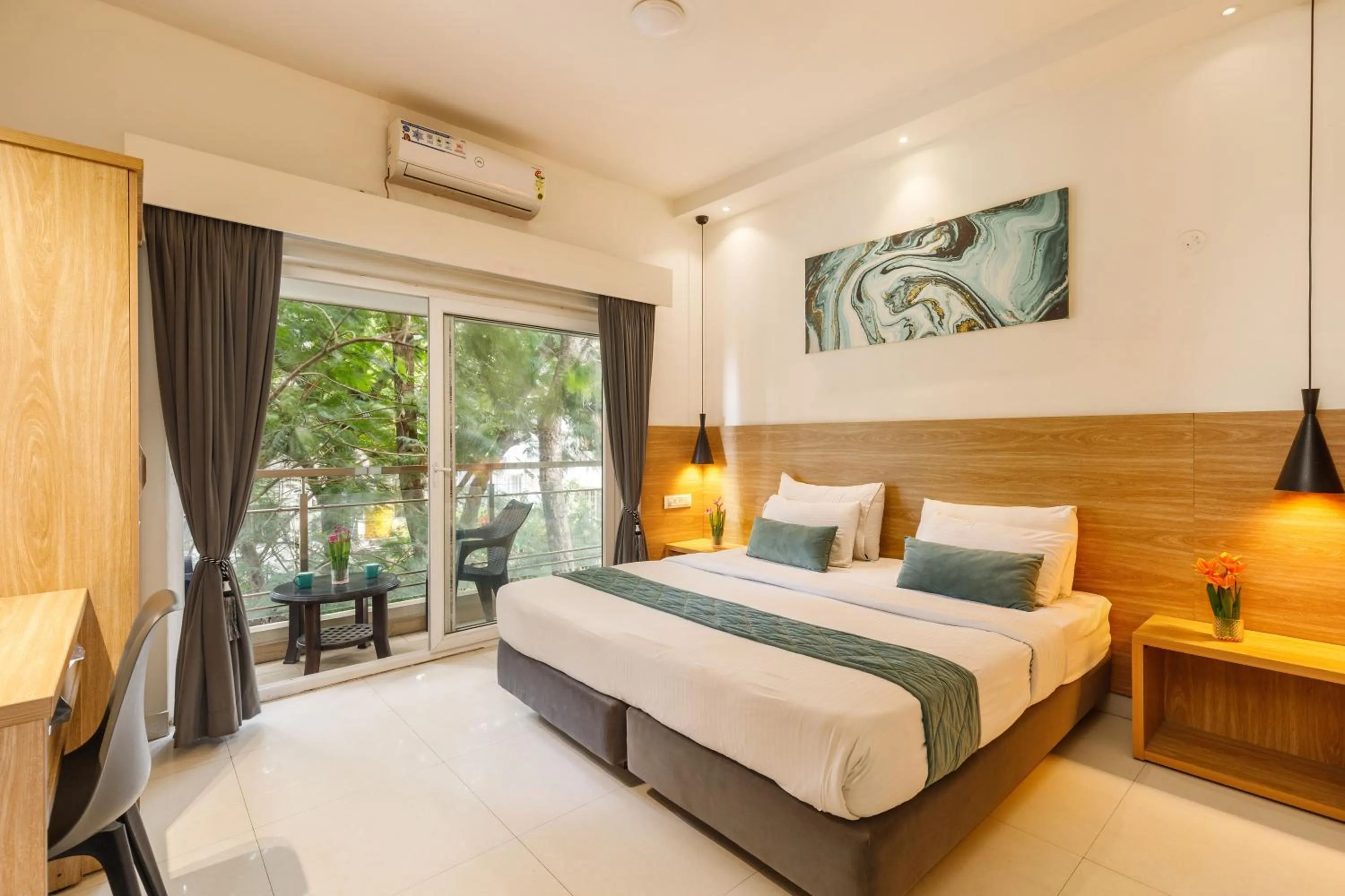 Bed in Eiffel Suites - Kammanahalli