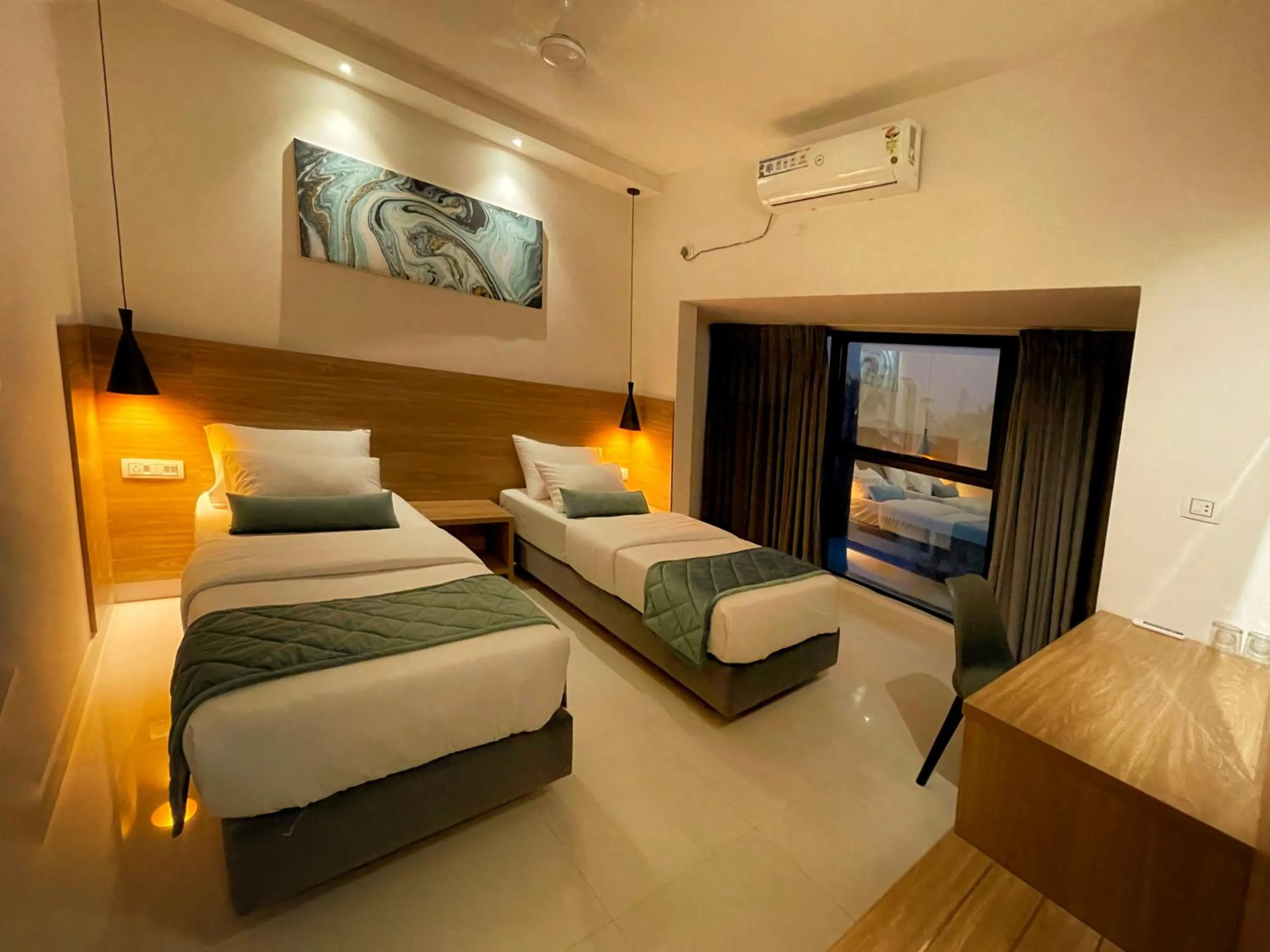 Bedroom, Bed in Eiffel Suites - Kammanahalli