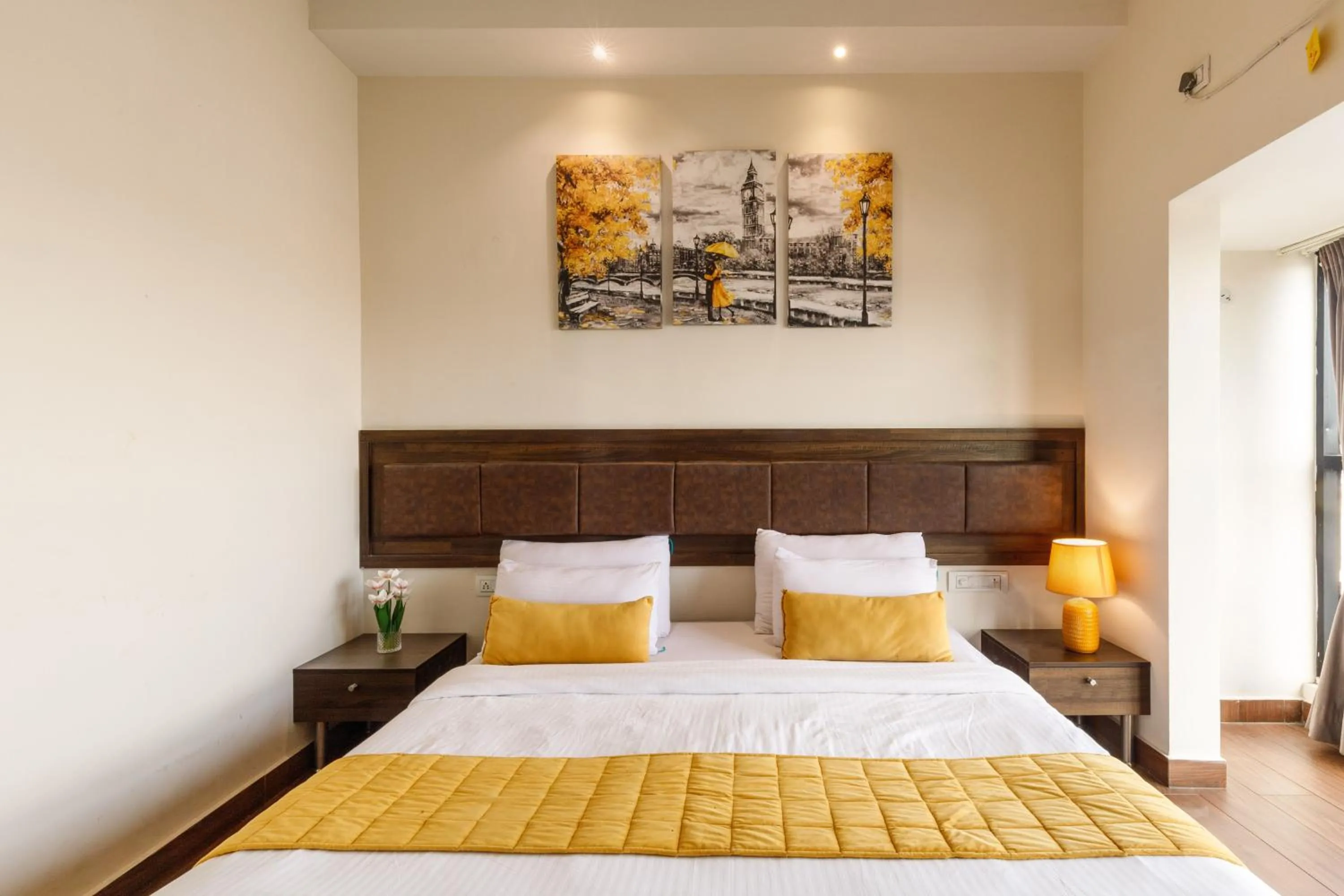 Bed in Eiffel Suites - Kammanahalli