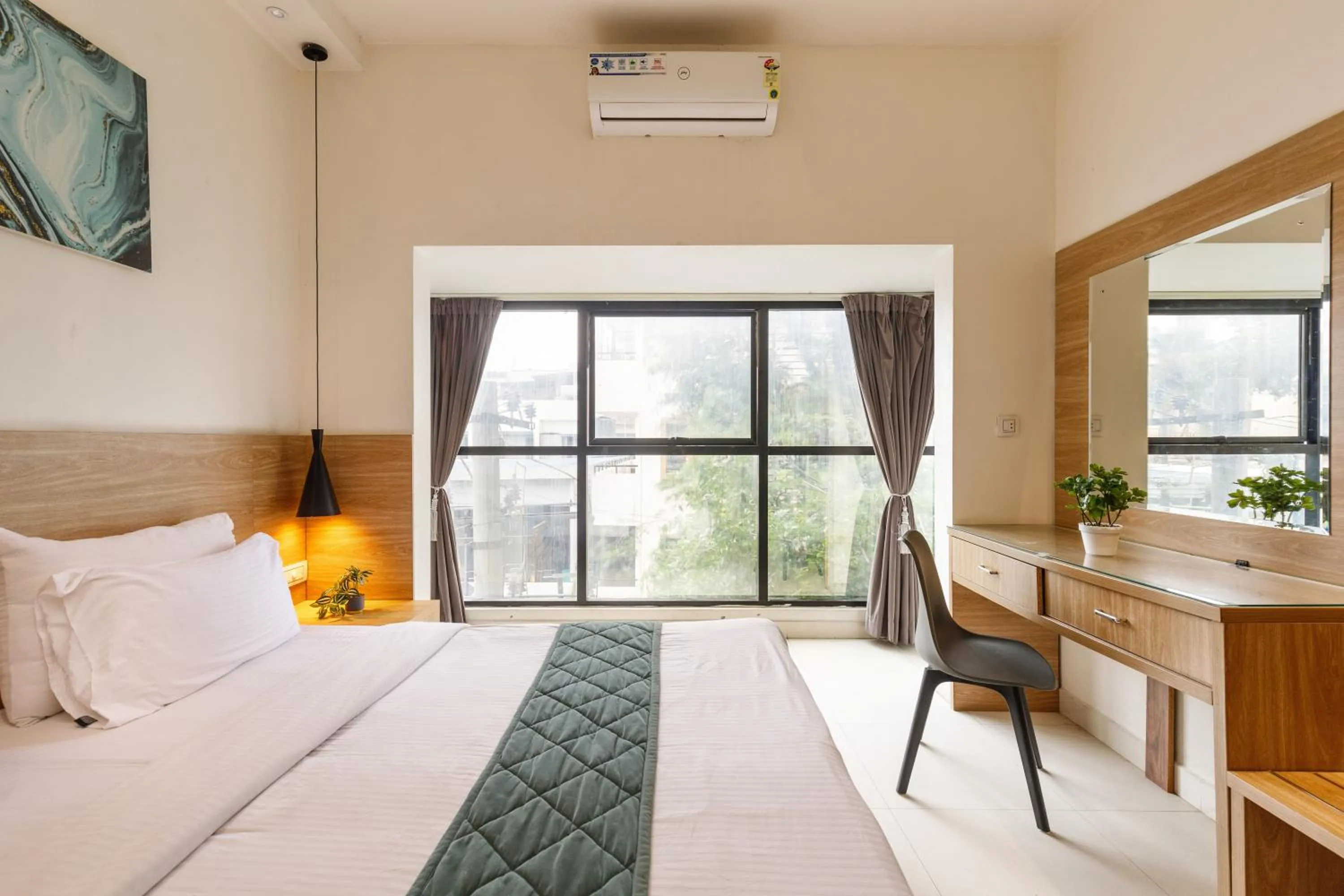 Bed in Eiffel Suites - Kammanahalli